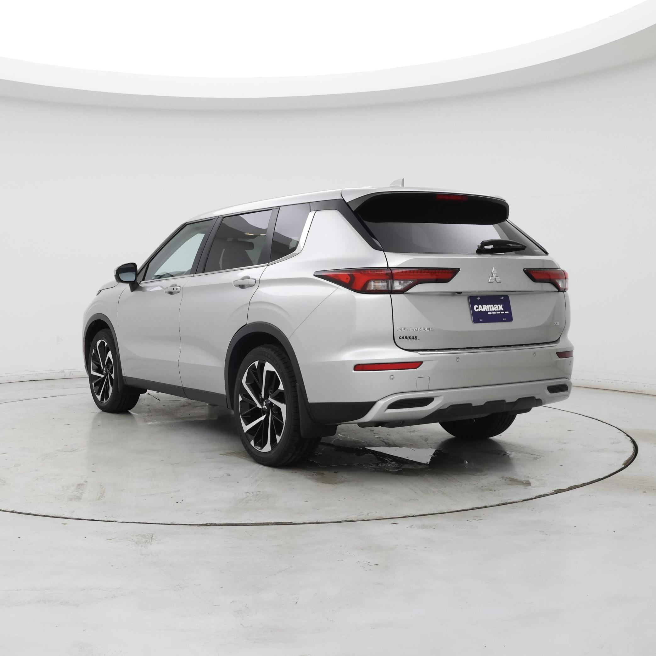 Thumbnail: 2022 Mitsubishi Outlander - 2
