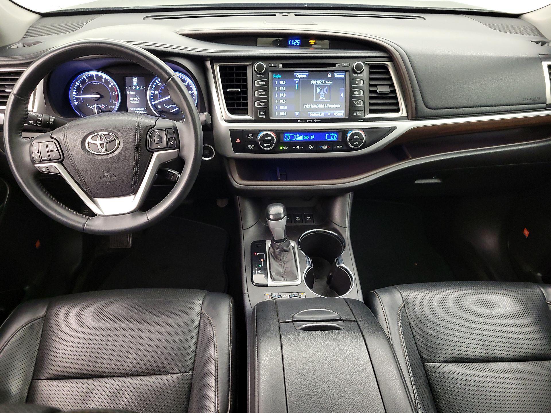 Thumbnail: 2016 Toyota Highlander - 9