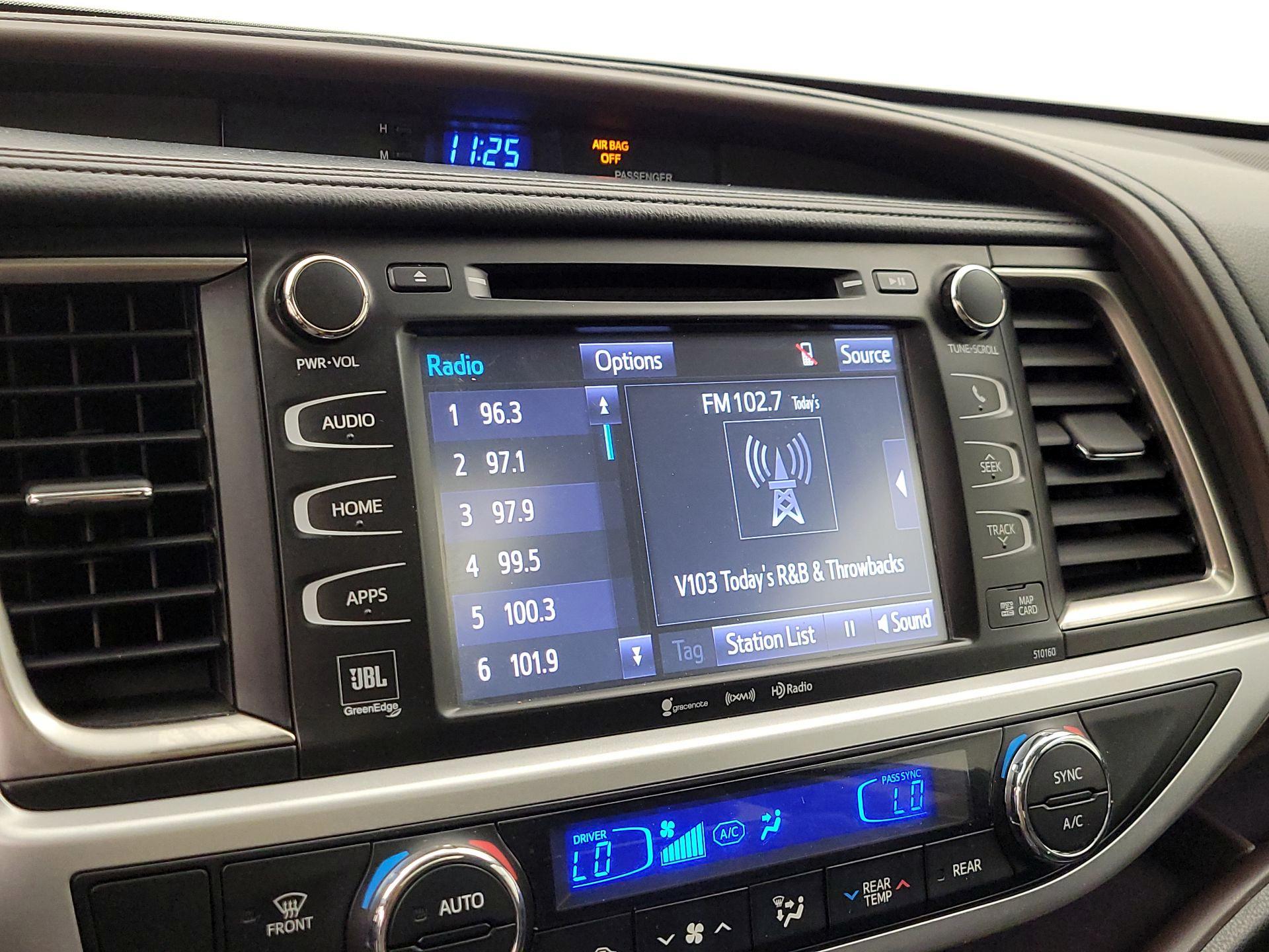 Thumbnail: 2016 Toyota Highlander - 15