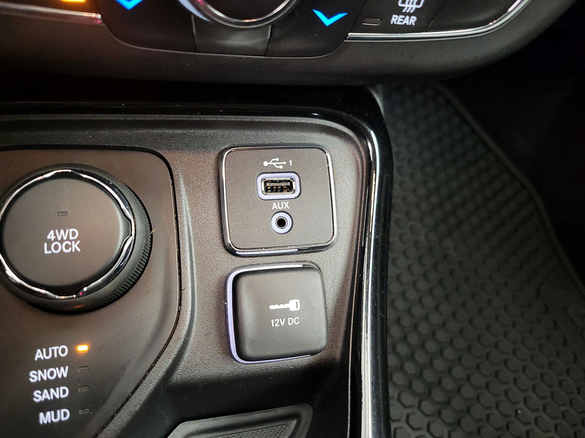 Thumbnail: 2019 Jeep Compass - 18
