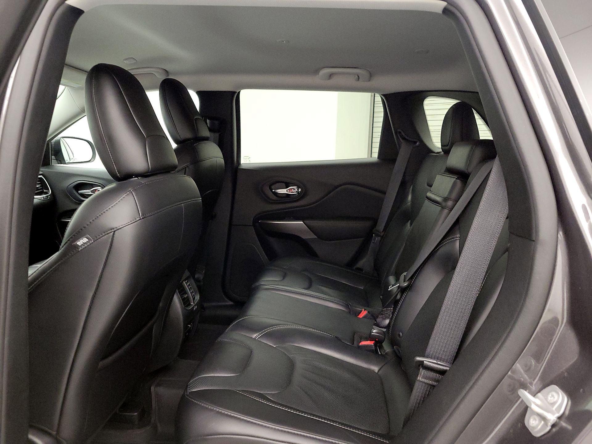 Thumbnail: 2019 Jeep Cherokee - 19