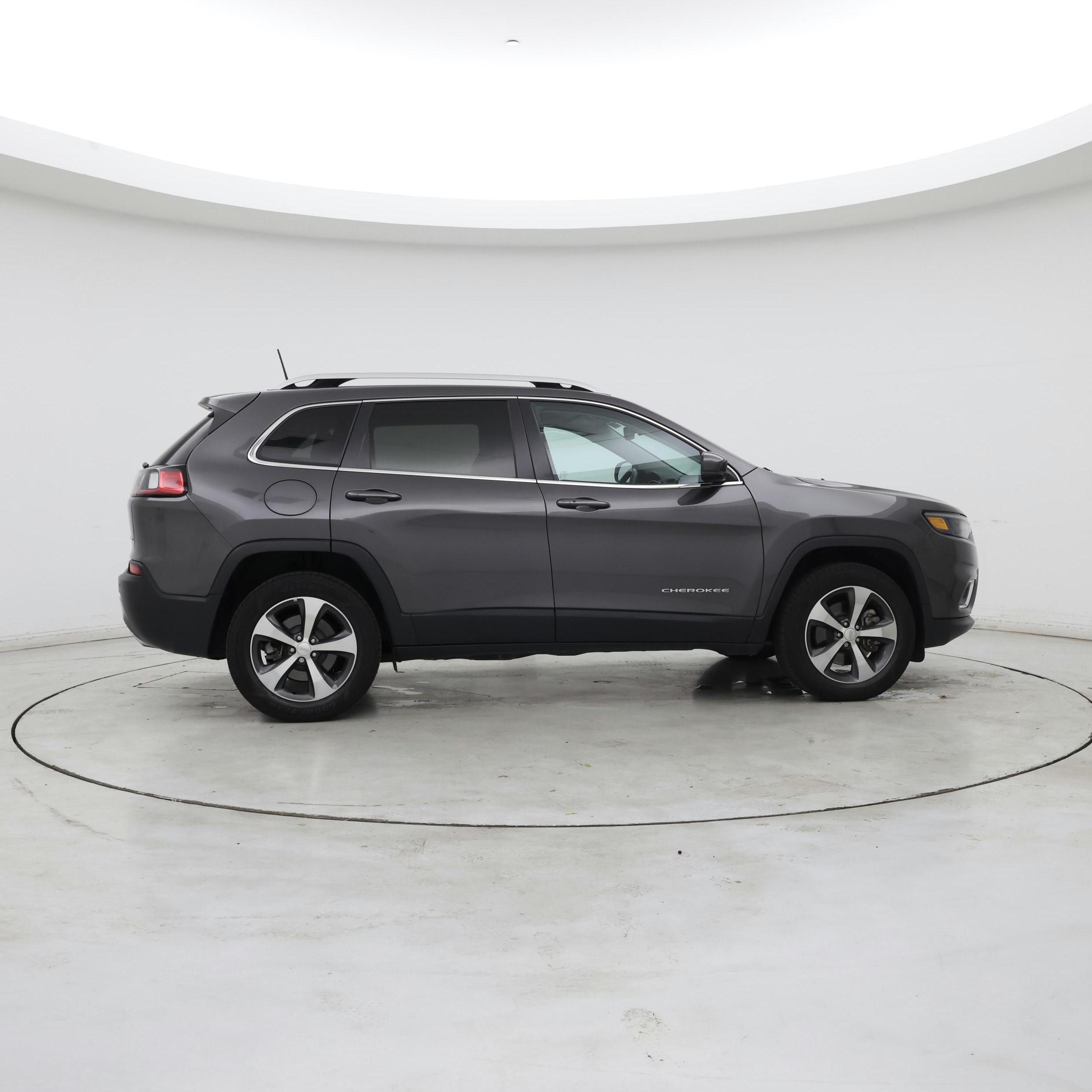 Thumbnail: 2019 Jeep Cherokee - 7