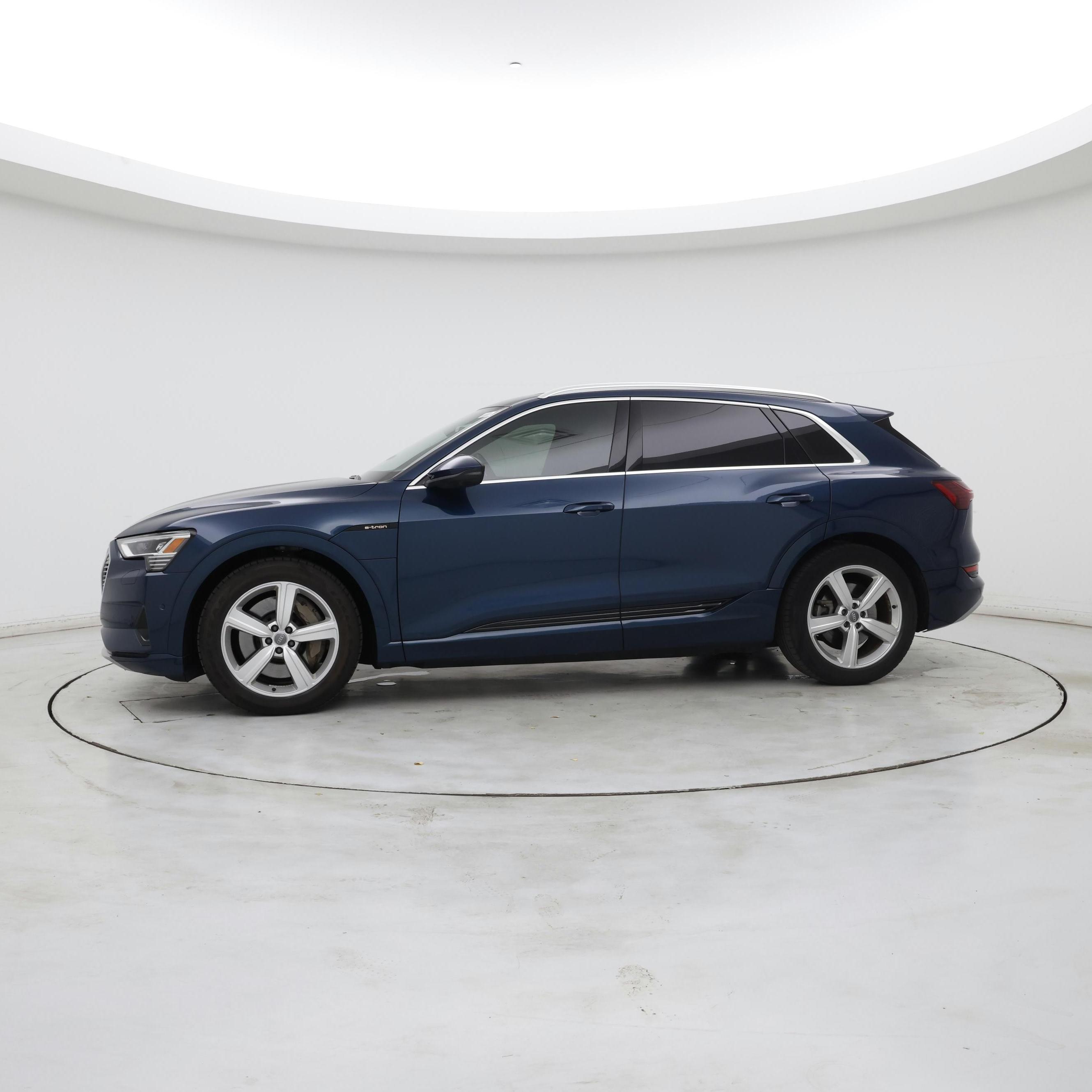 Thumbnail: 2019 Audi e-tron - 3
