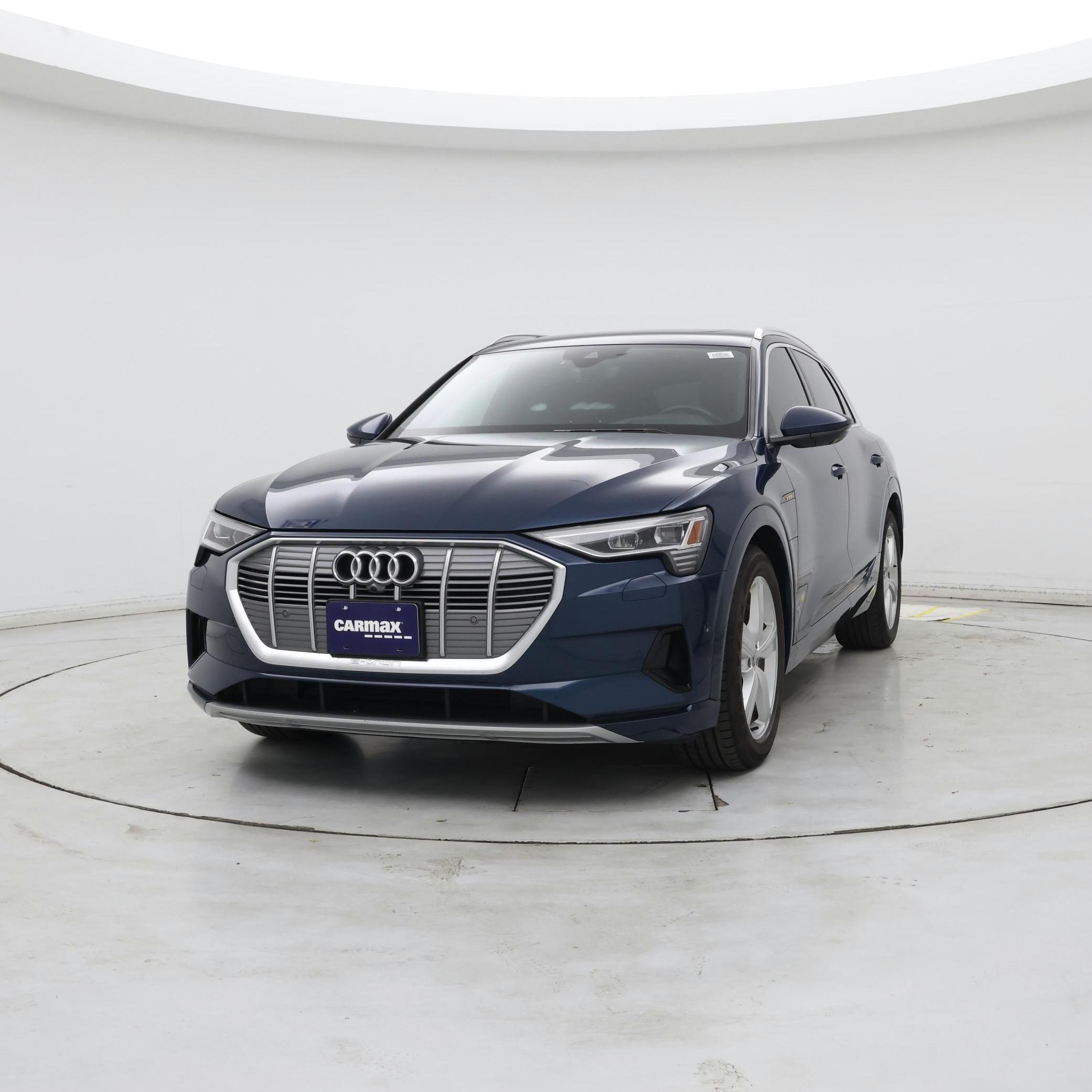 Thumbnail: 2019 Audi e-tron - 4