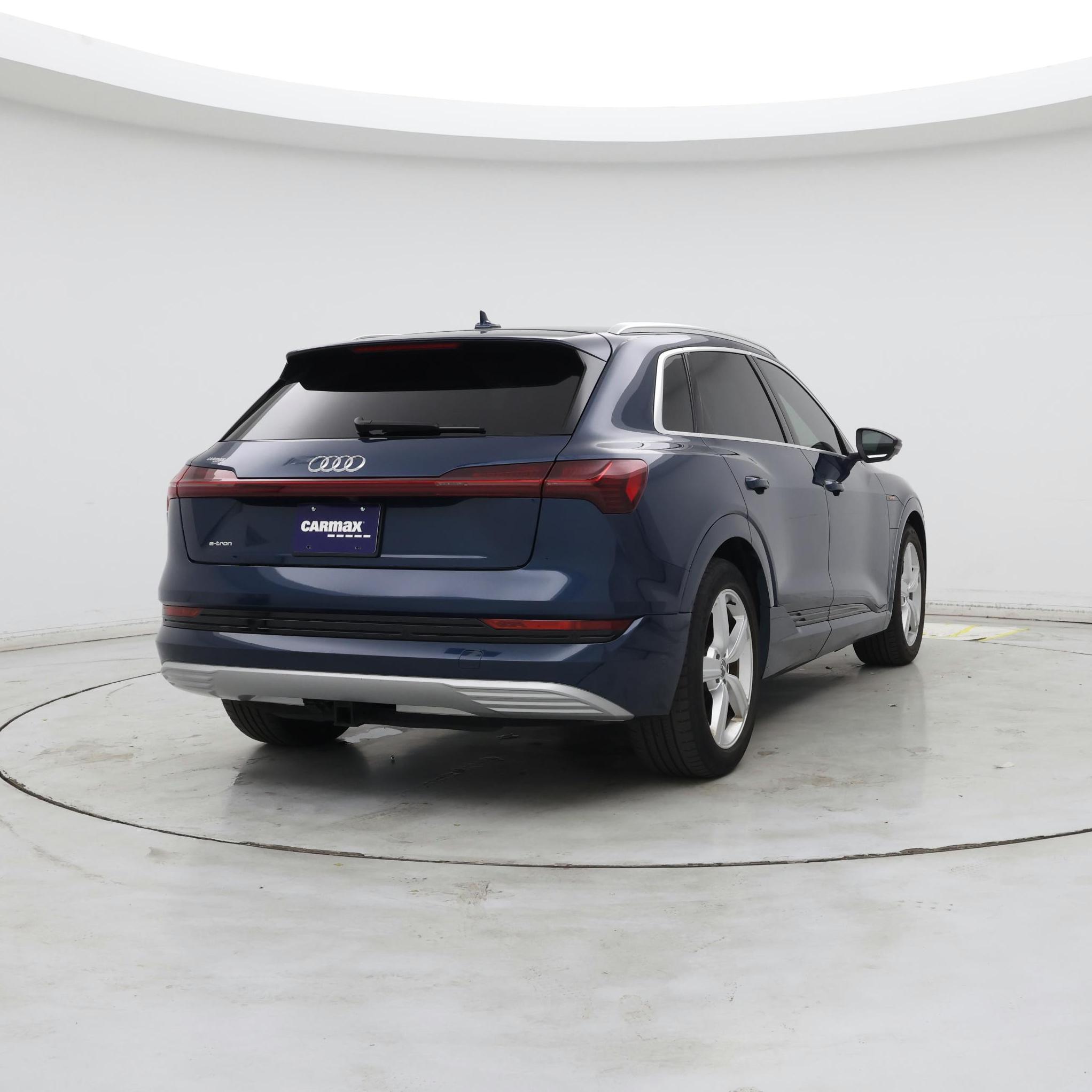 Thumbnail: 2019 Audi e-tron - 8