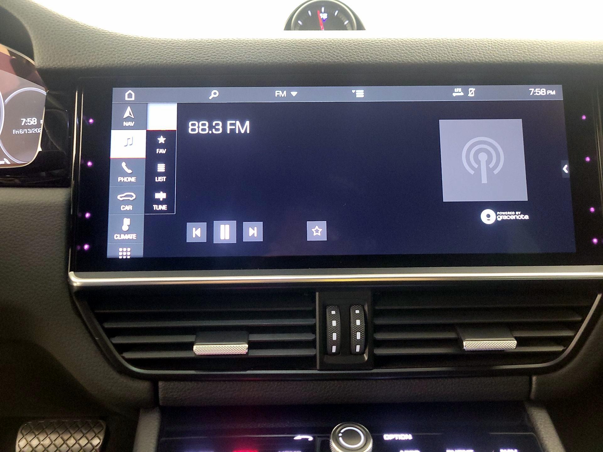Thumbnail: 2019 Porsche Cayenne - 16