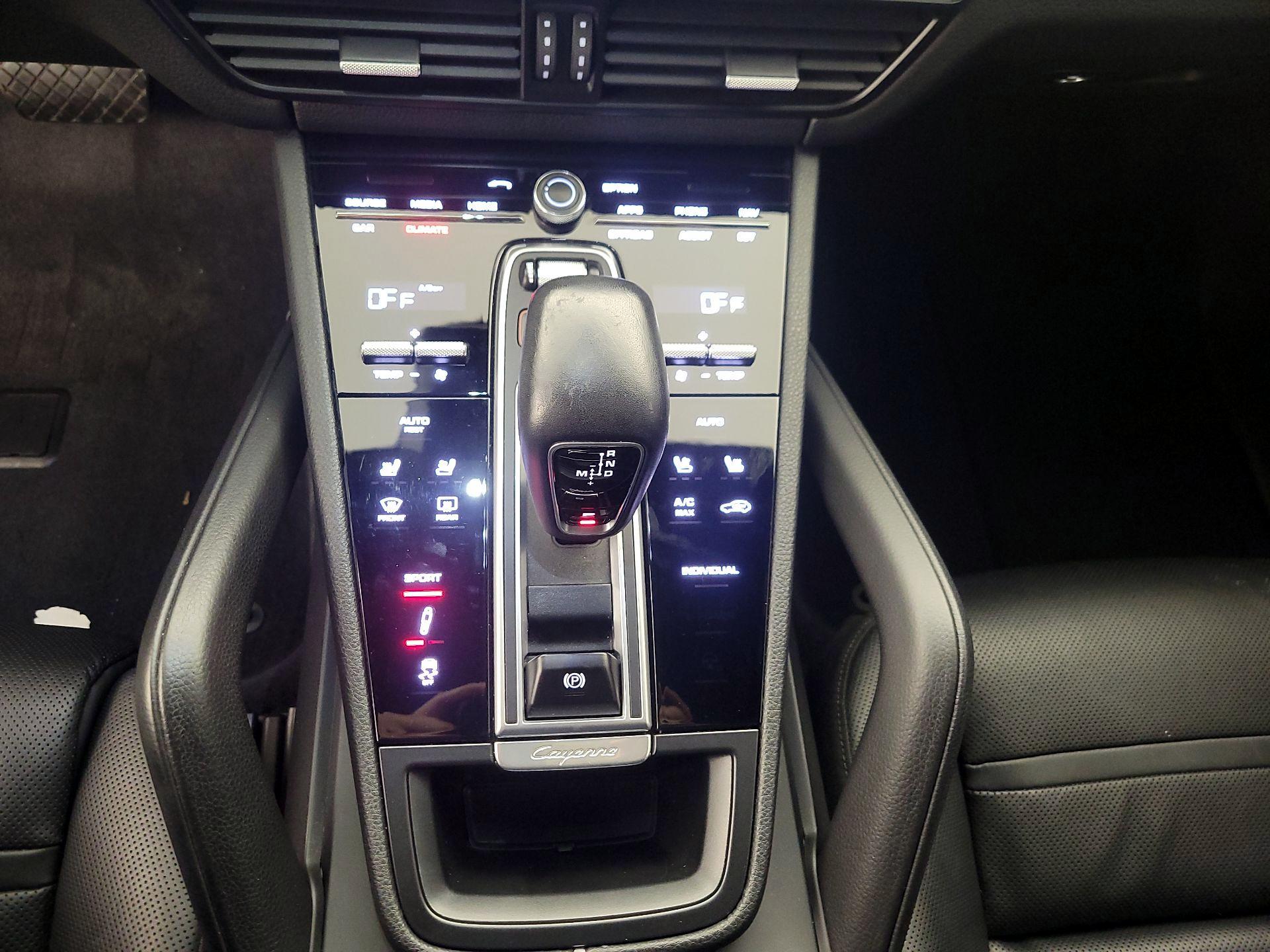 Thumbnail: 2019 Porsche Cayenne - 18
