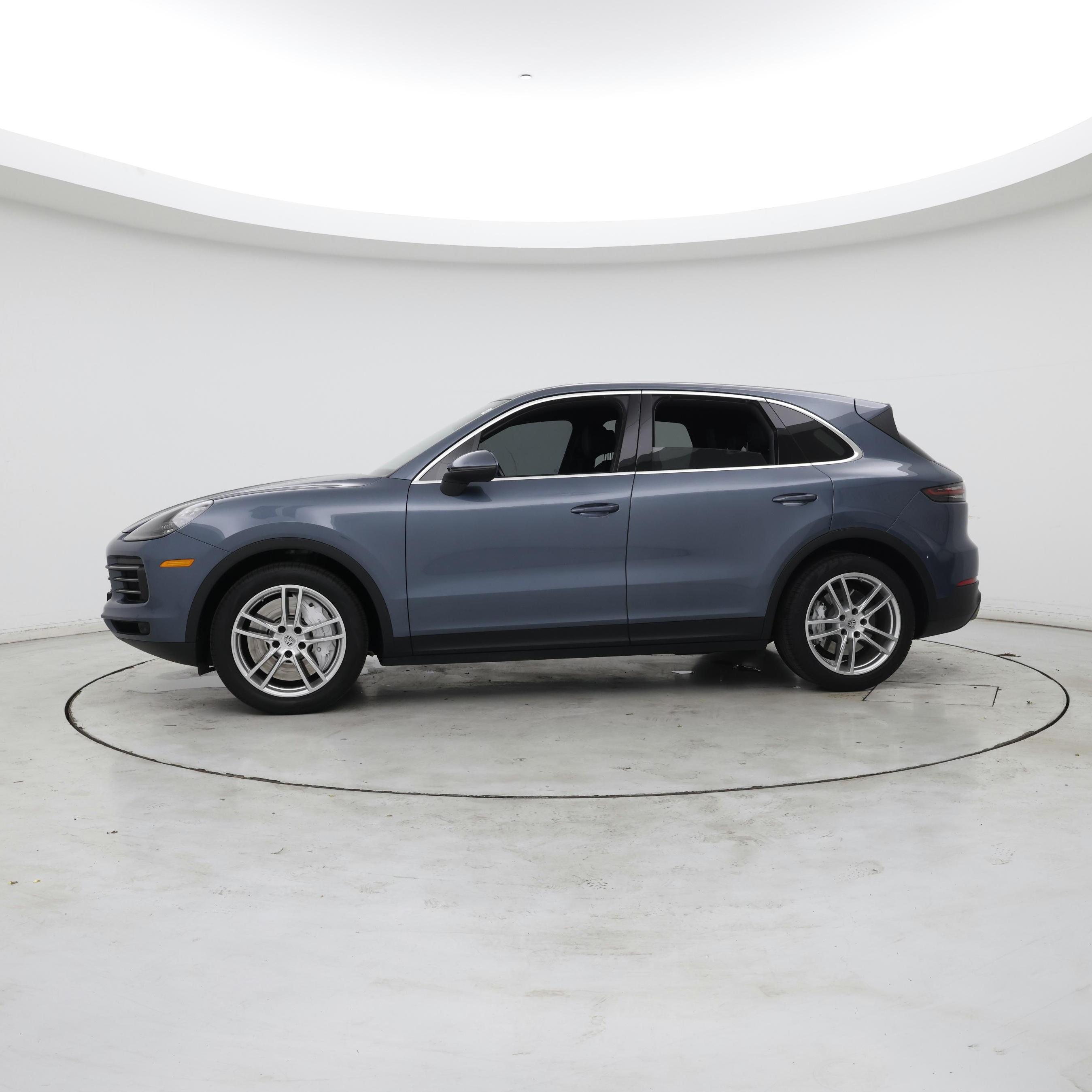 Thumbnail: 2019 Porsche Cayenne - 3