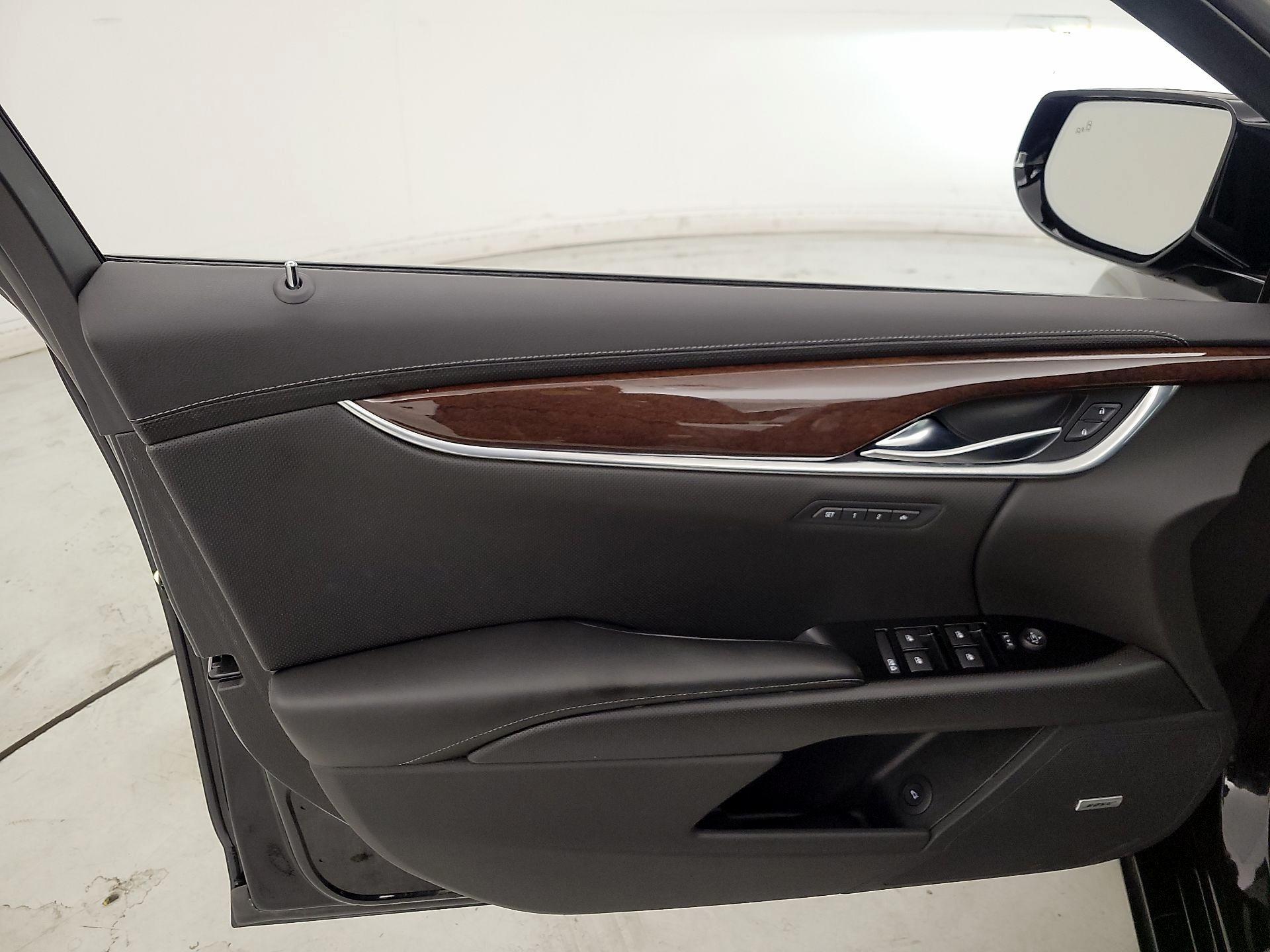 Thumbnail: 2016 Cadillac XTS - 12