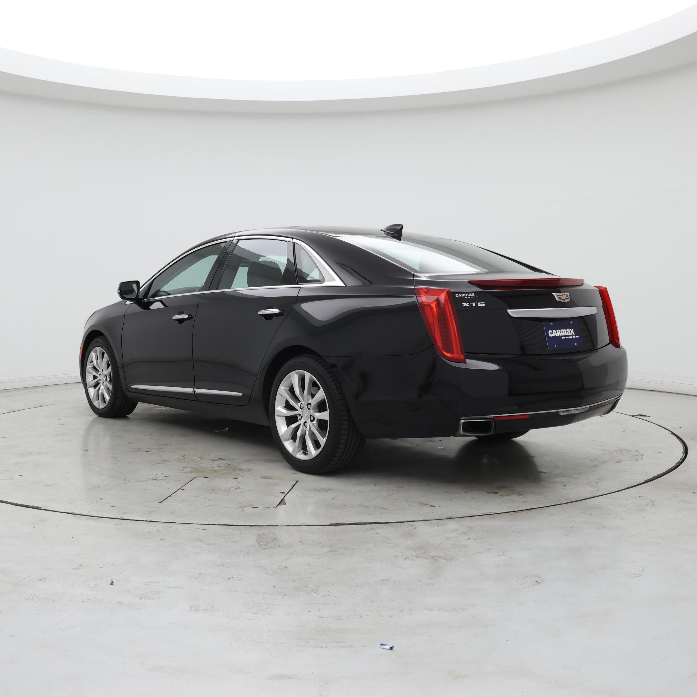 Thumbnail: 2016 Cadillac XTS - 2