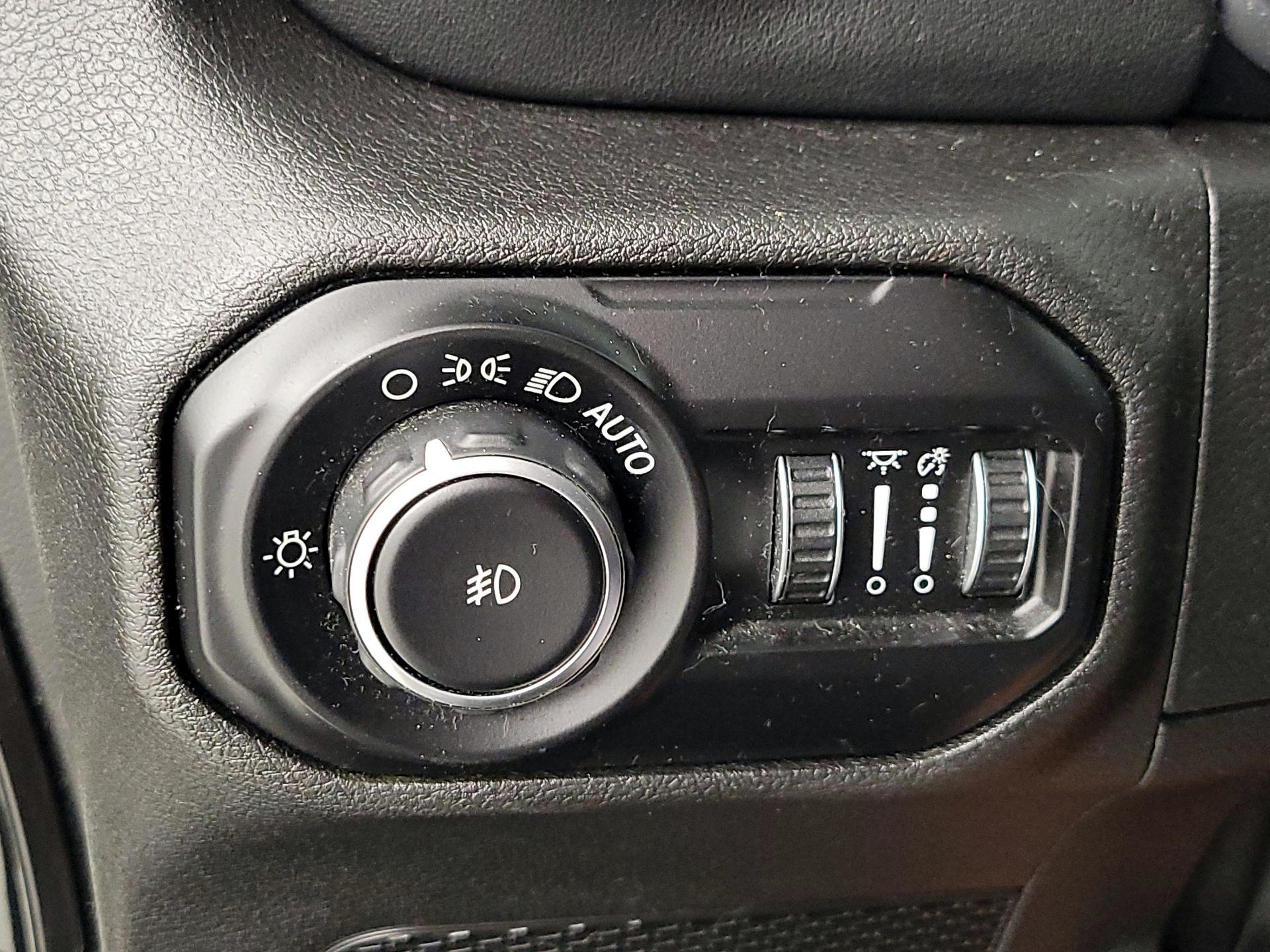 Thumbnail: 2020 Jeep Wrangler - 13