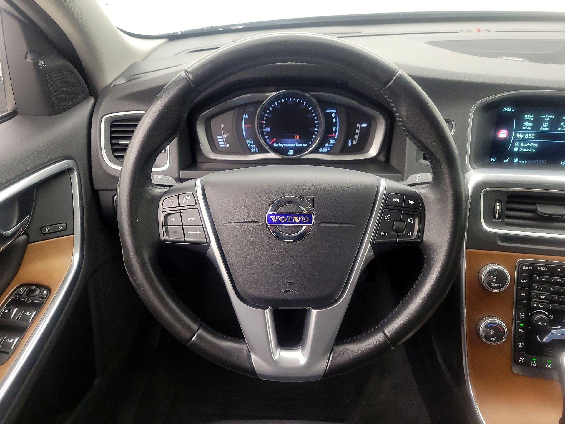 Thumbnail: 2016 Volvo S60 - 10