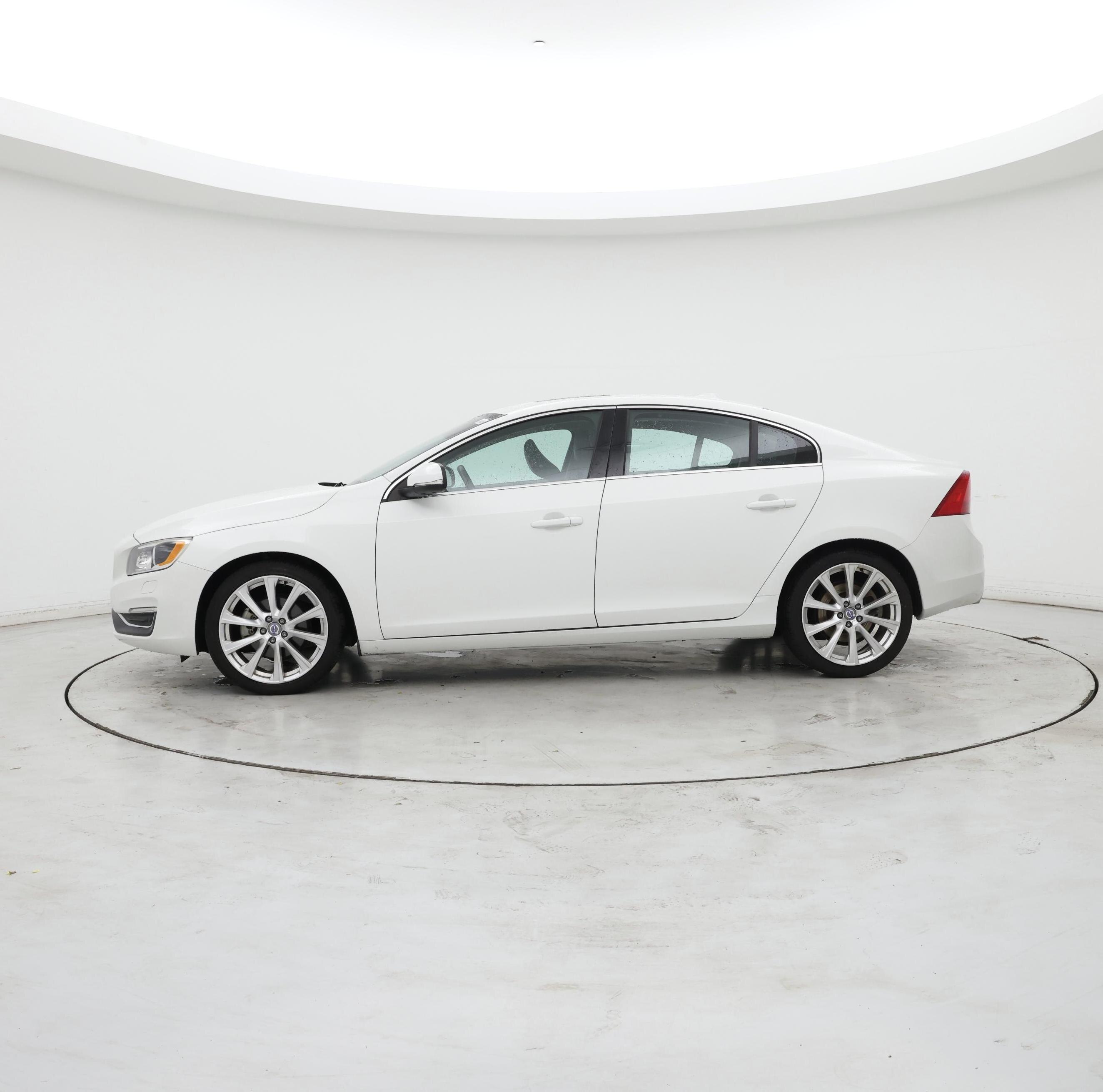 Thumbnail: 2016 Volvo S60 - 3