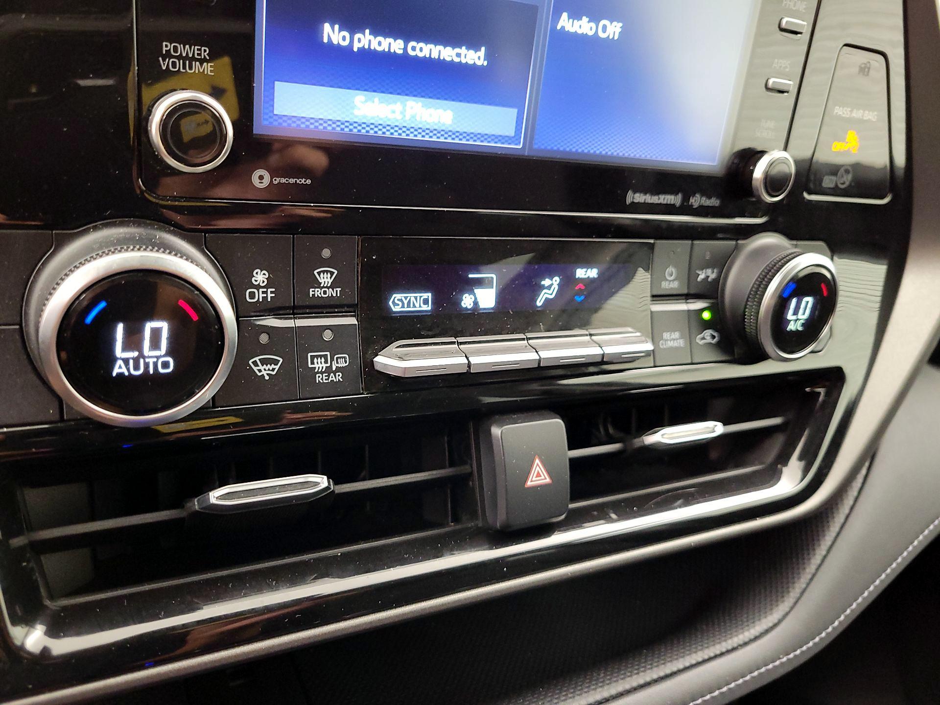 Thumbnail: 2020 Toyota Highlander - 16