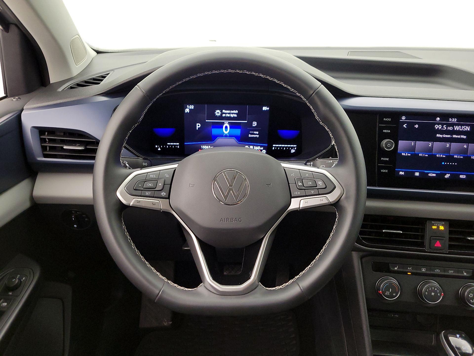 Thumbnail: 2022 Volkswagen Taos - 10