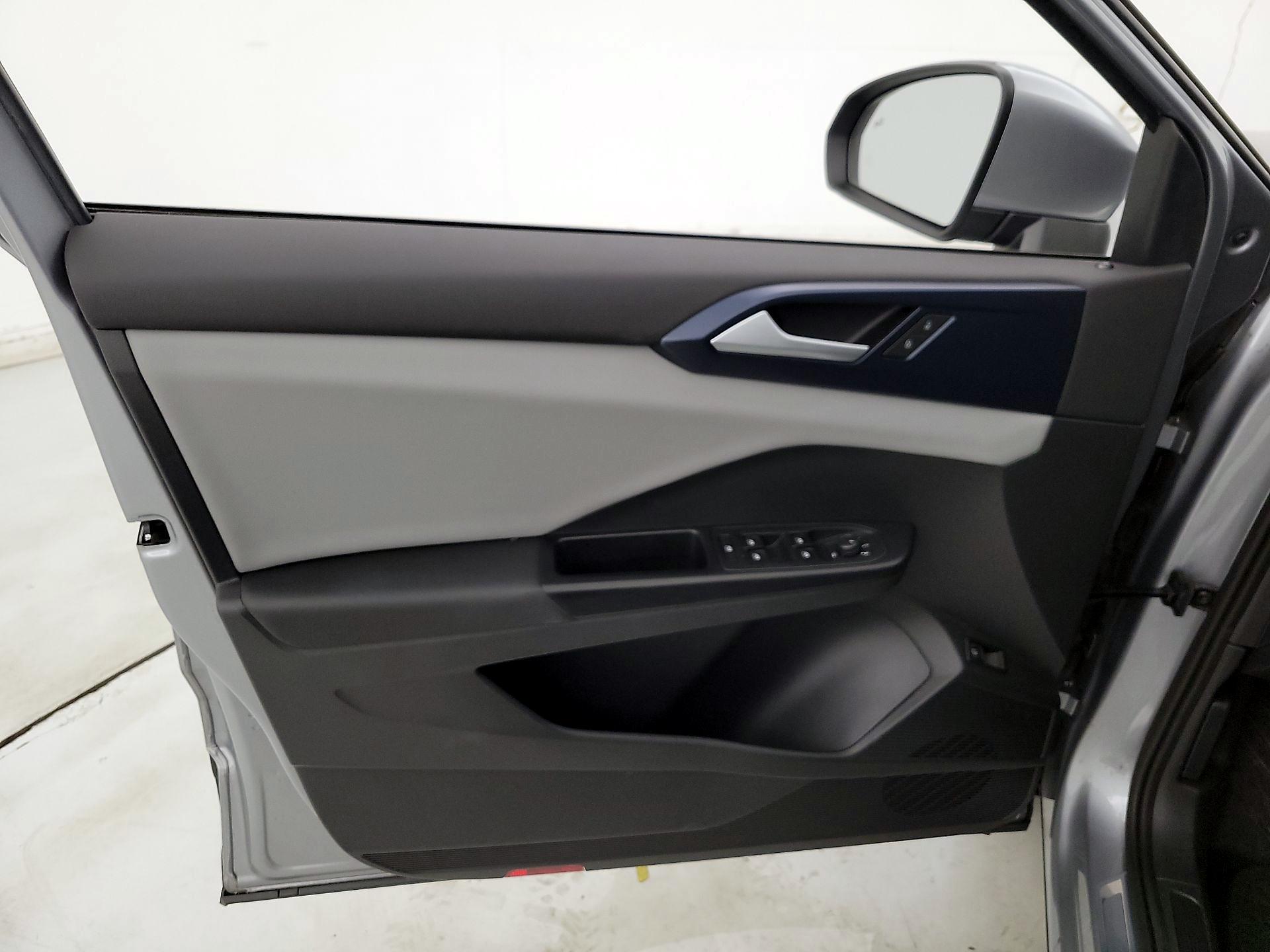 Thumbnail: 2022 Volkswagen Taos - 12