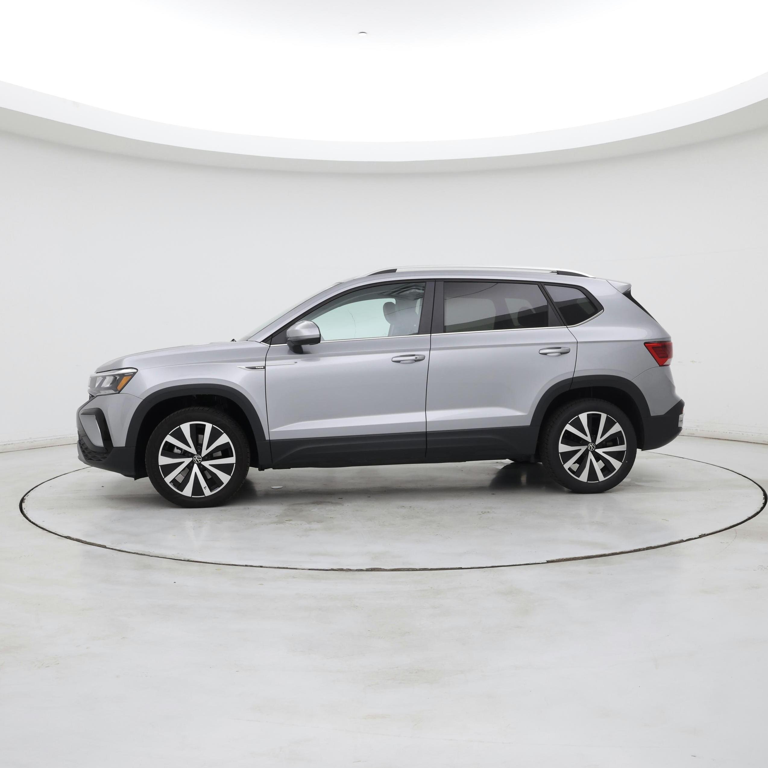 Thumbnail: 2022 Volkswagen Taos - 3