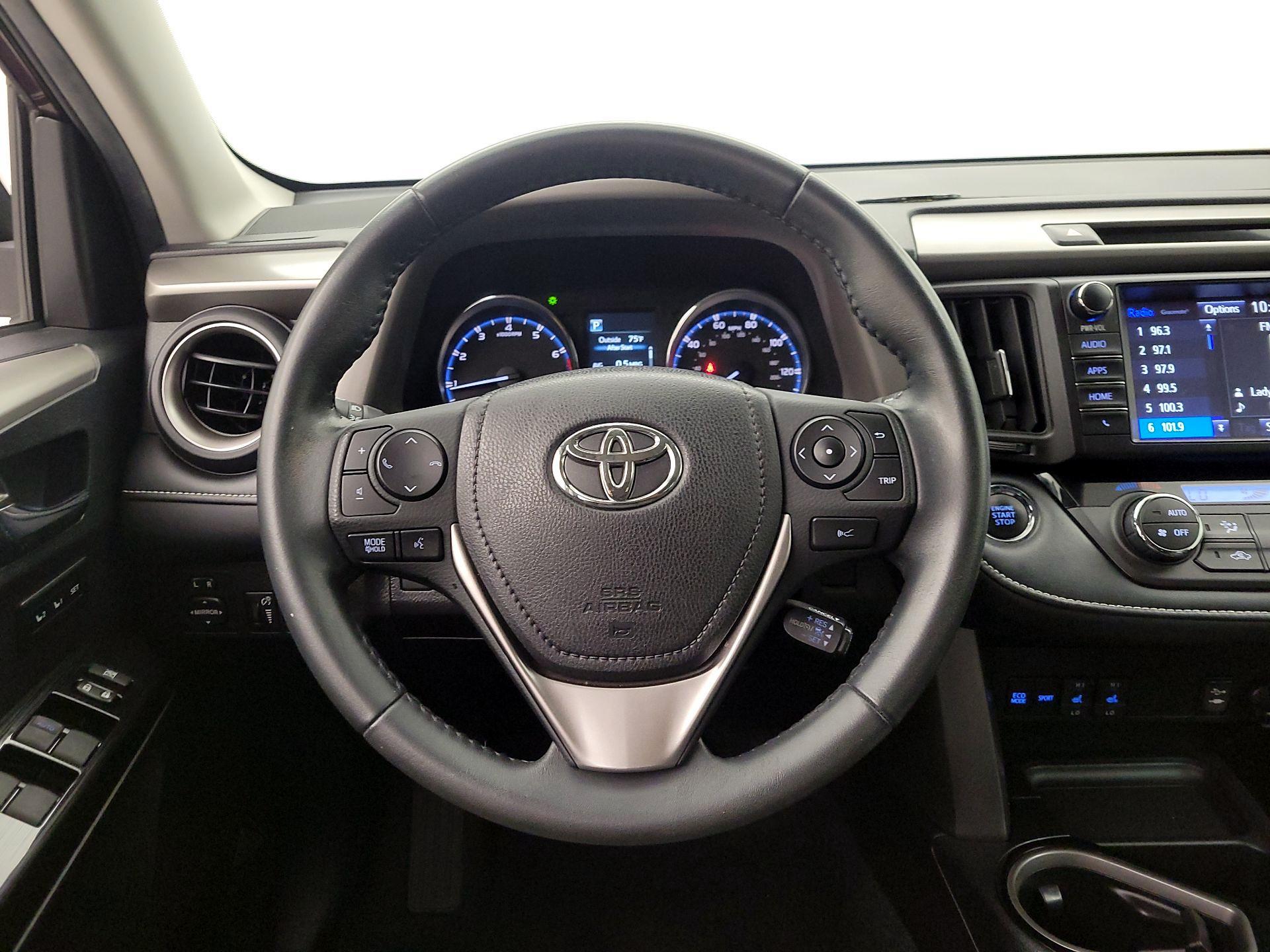 Thumbnail: 2018 Toyota RAV4 - 10