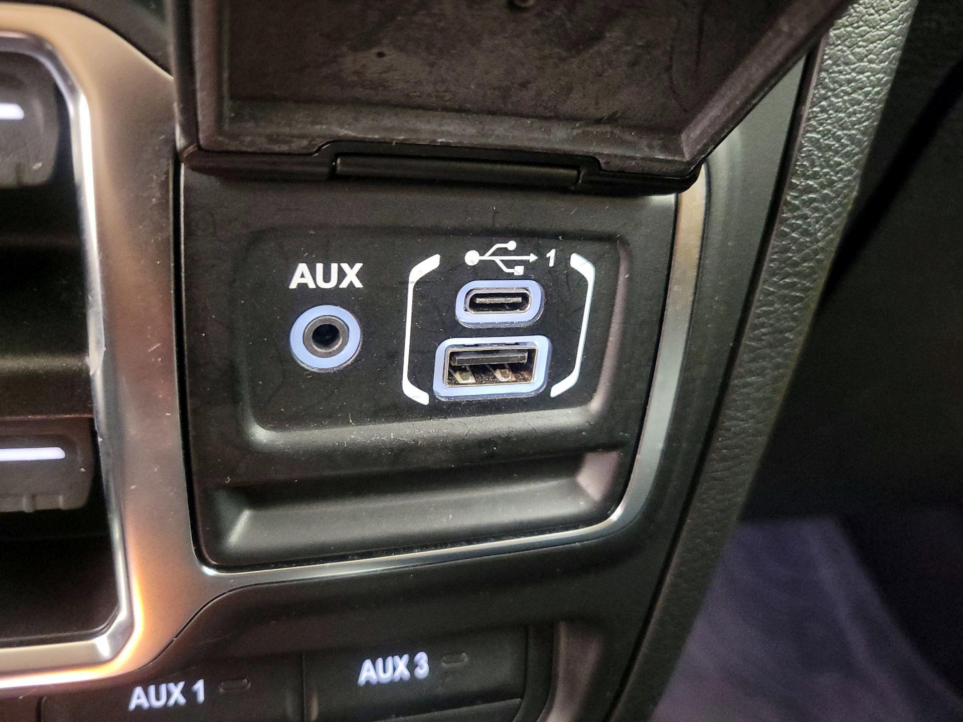 Thumbnail: 2021 Jeep Wrangler - 18
