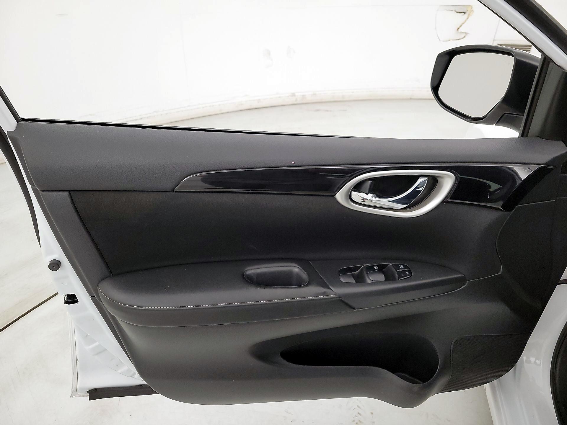 Thumbnail: 2019 Nissan Sentra - 12