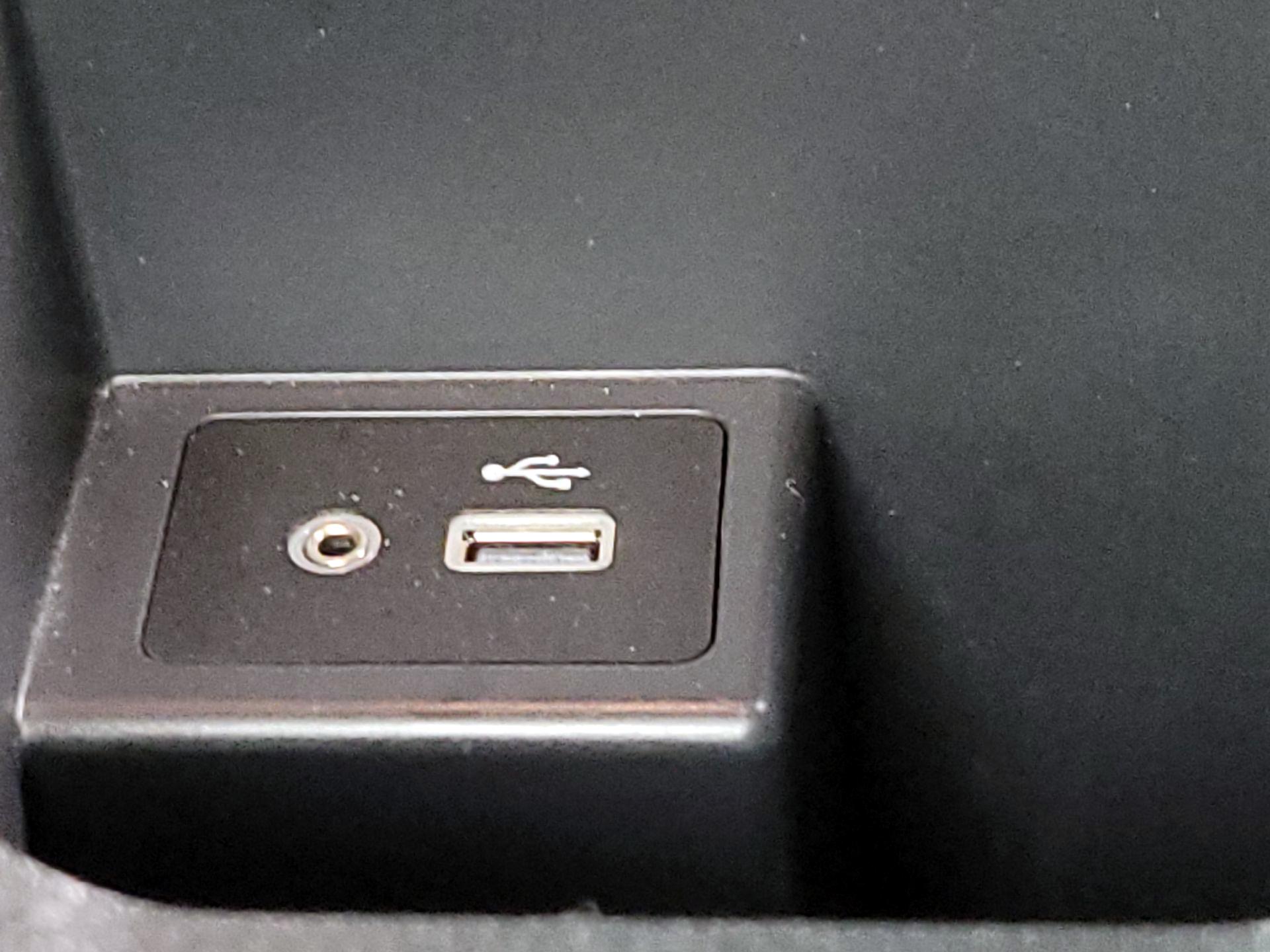 Thumbnail: 2019 Nissan Sentra - 18