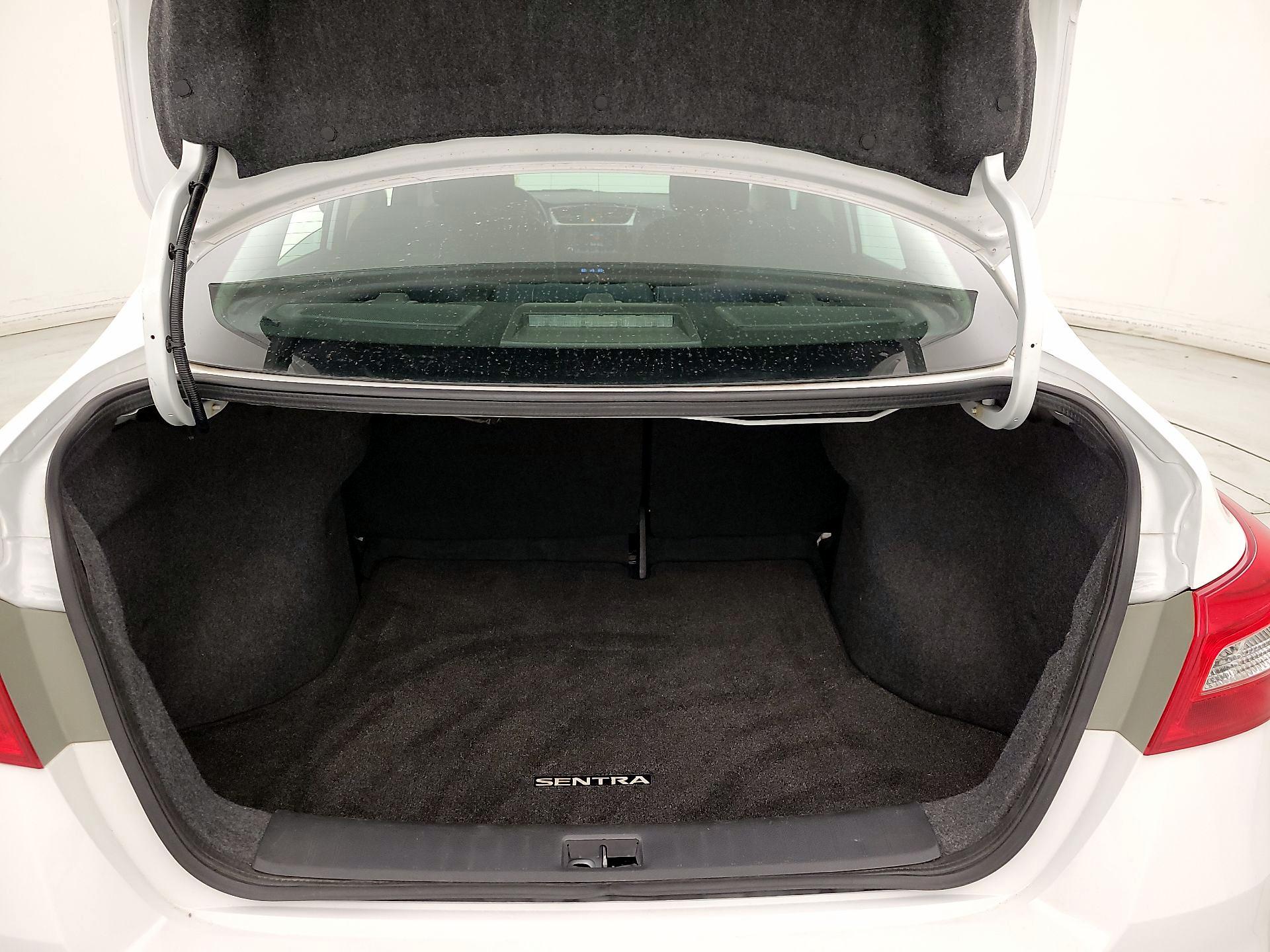 Thumbnail: 2019 Nissan Sentra - 20