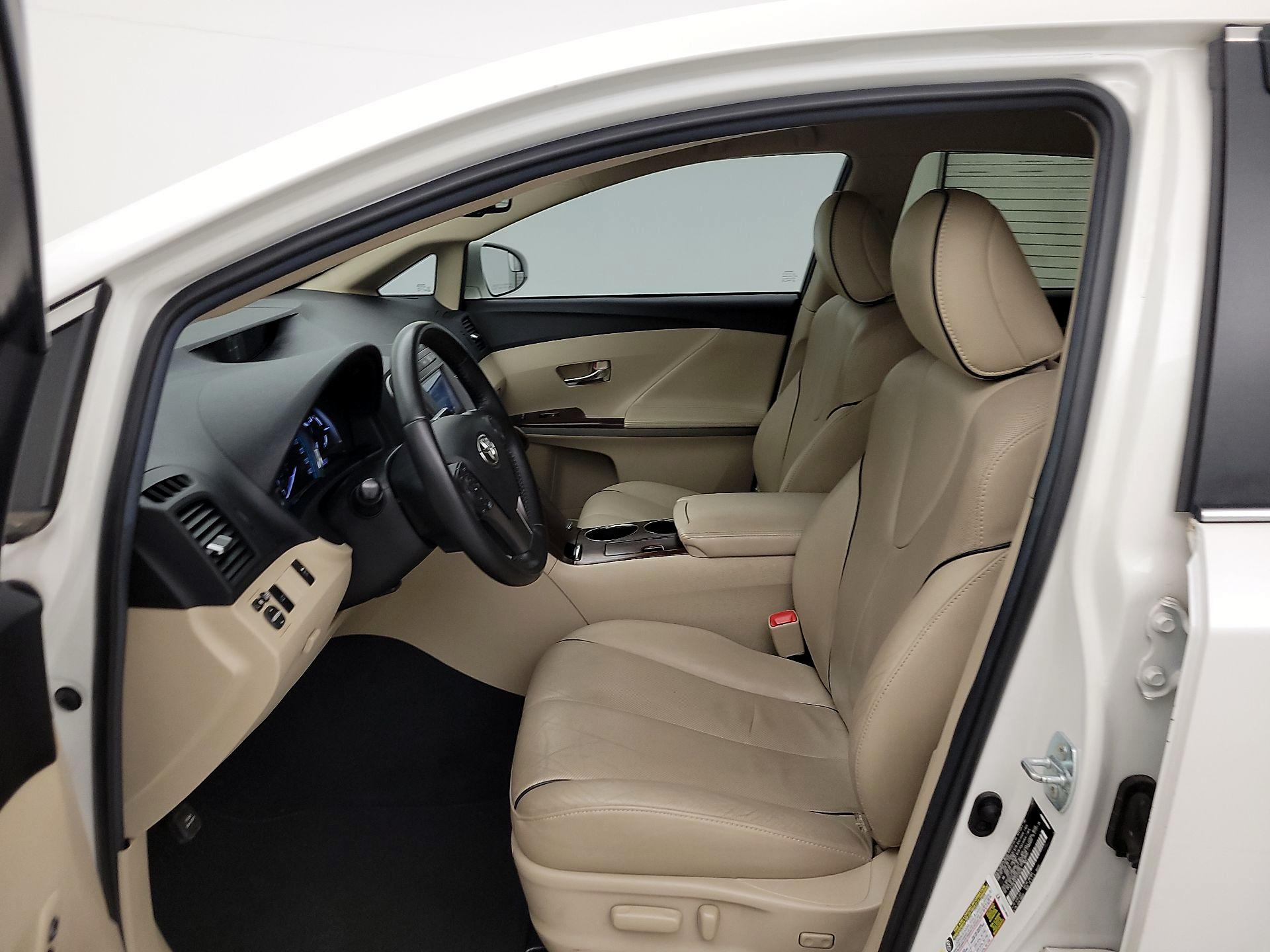 Thumbnail: 2015 Toyota Venza - 11
