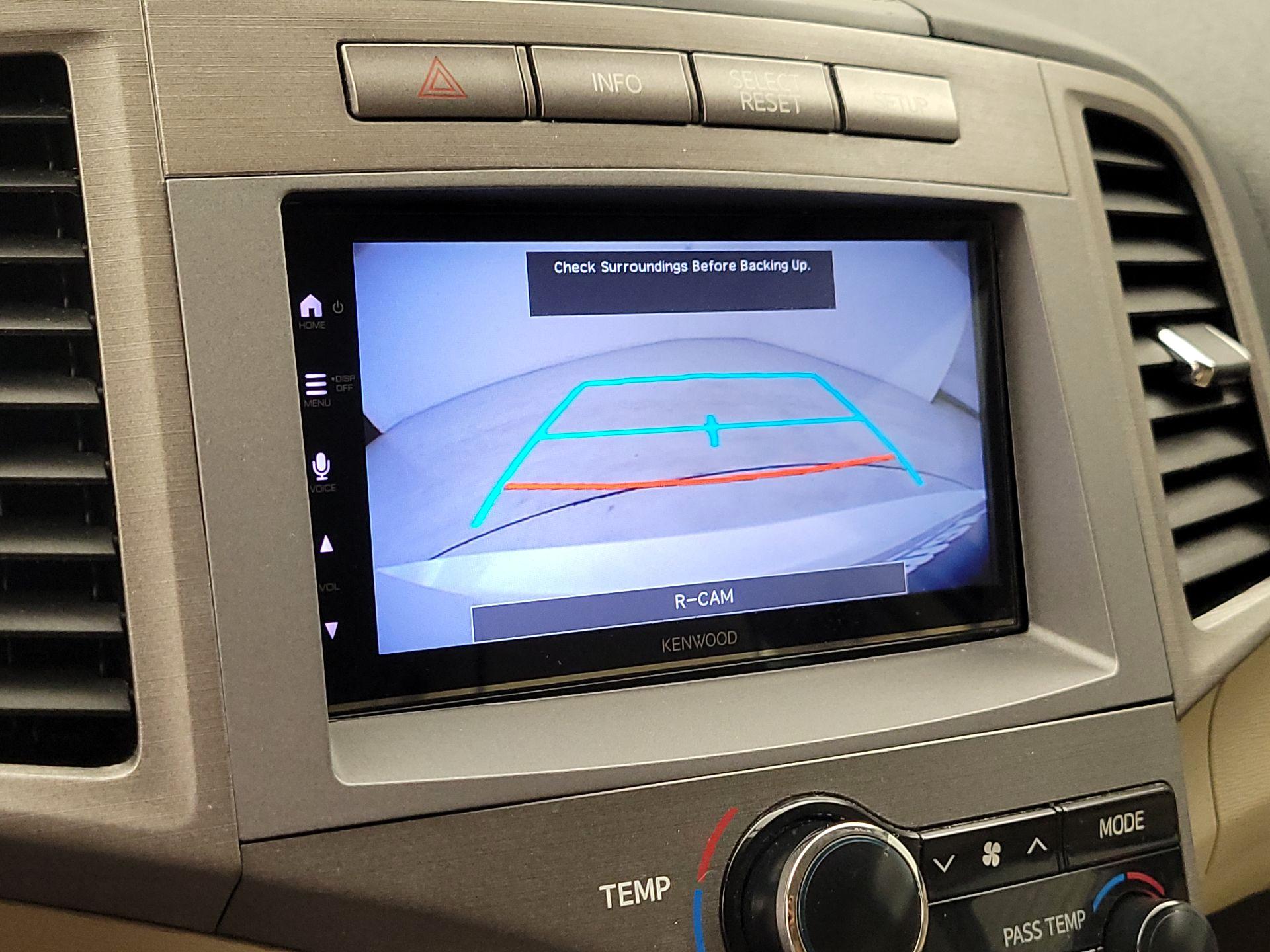 Thumbnail: 2015 Toyota Venza - 14