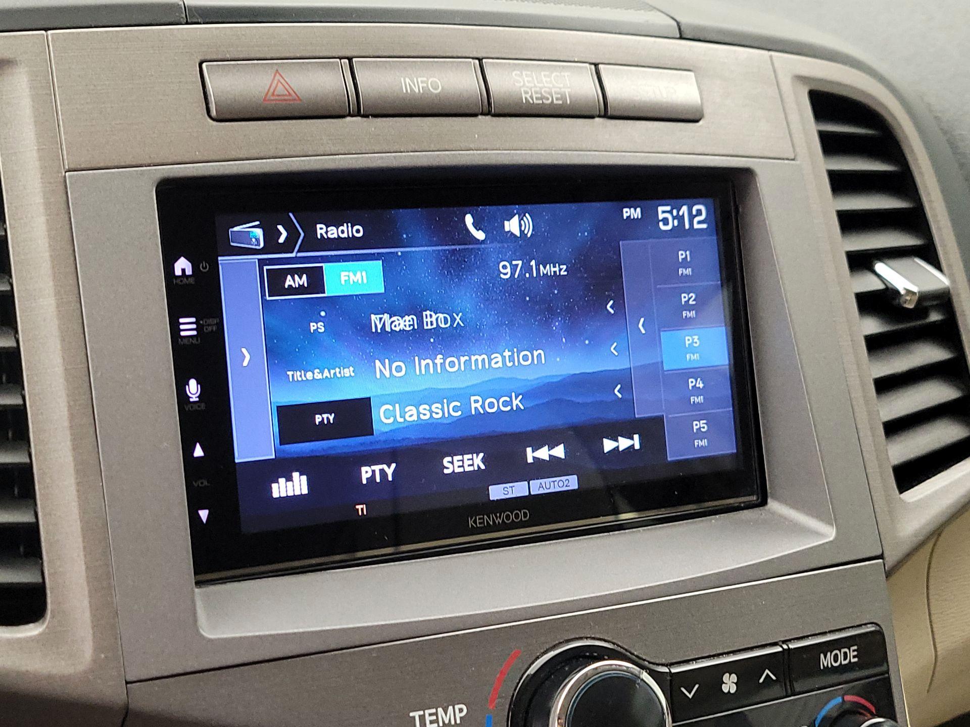 Thumbnail: 2015 Toyota Venza - 15