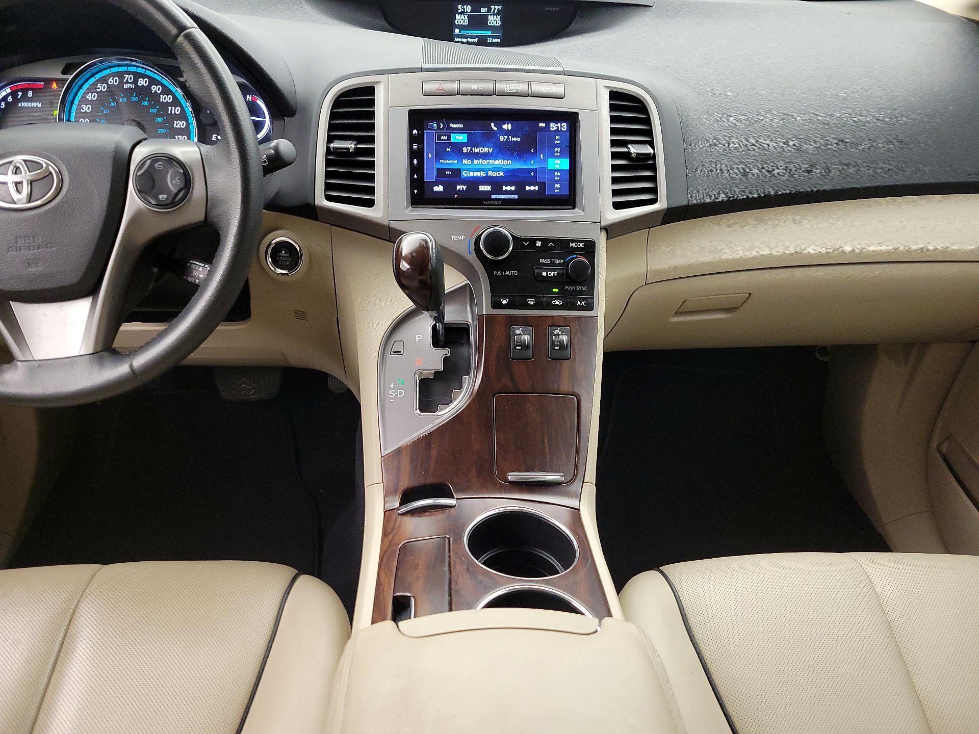 Thumbnail: 2015 Toyota Venza - 17