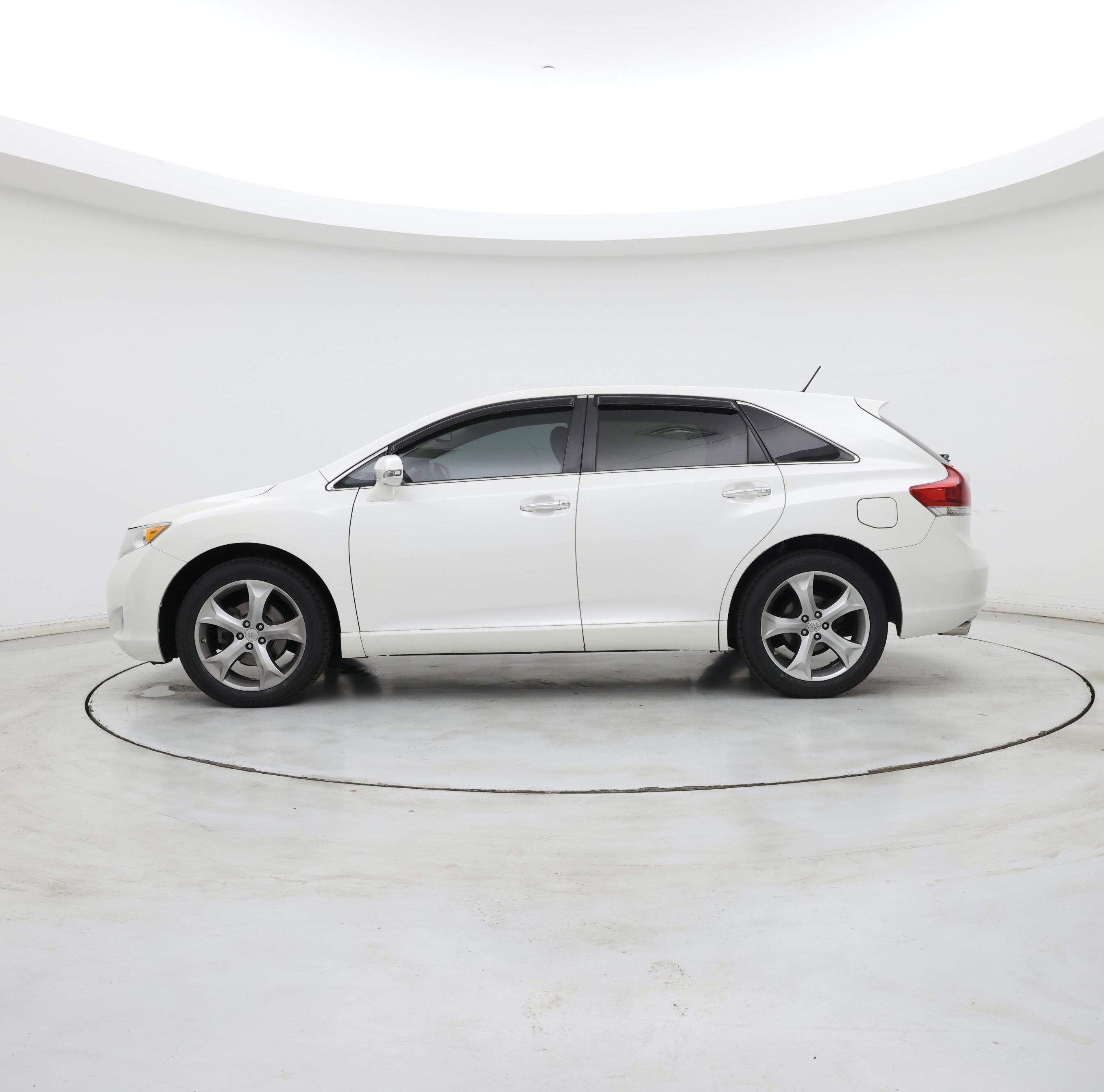 Thumbnail: 2015 Toyota Venza - 3