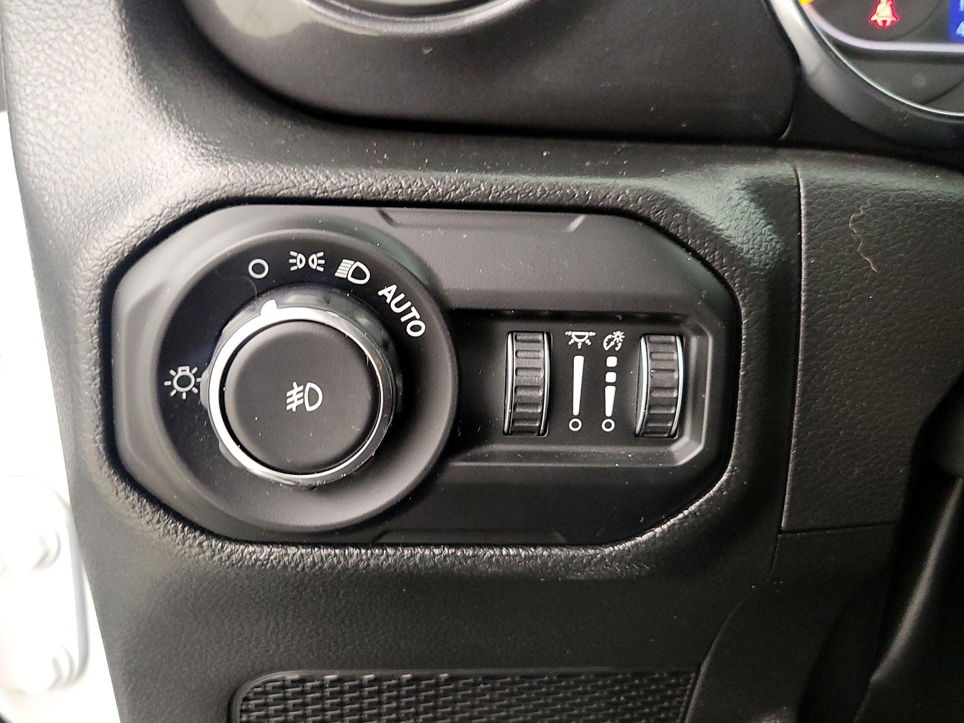 Thumbnail: 2022 Jeep Wrangler - 13