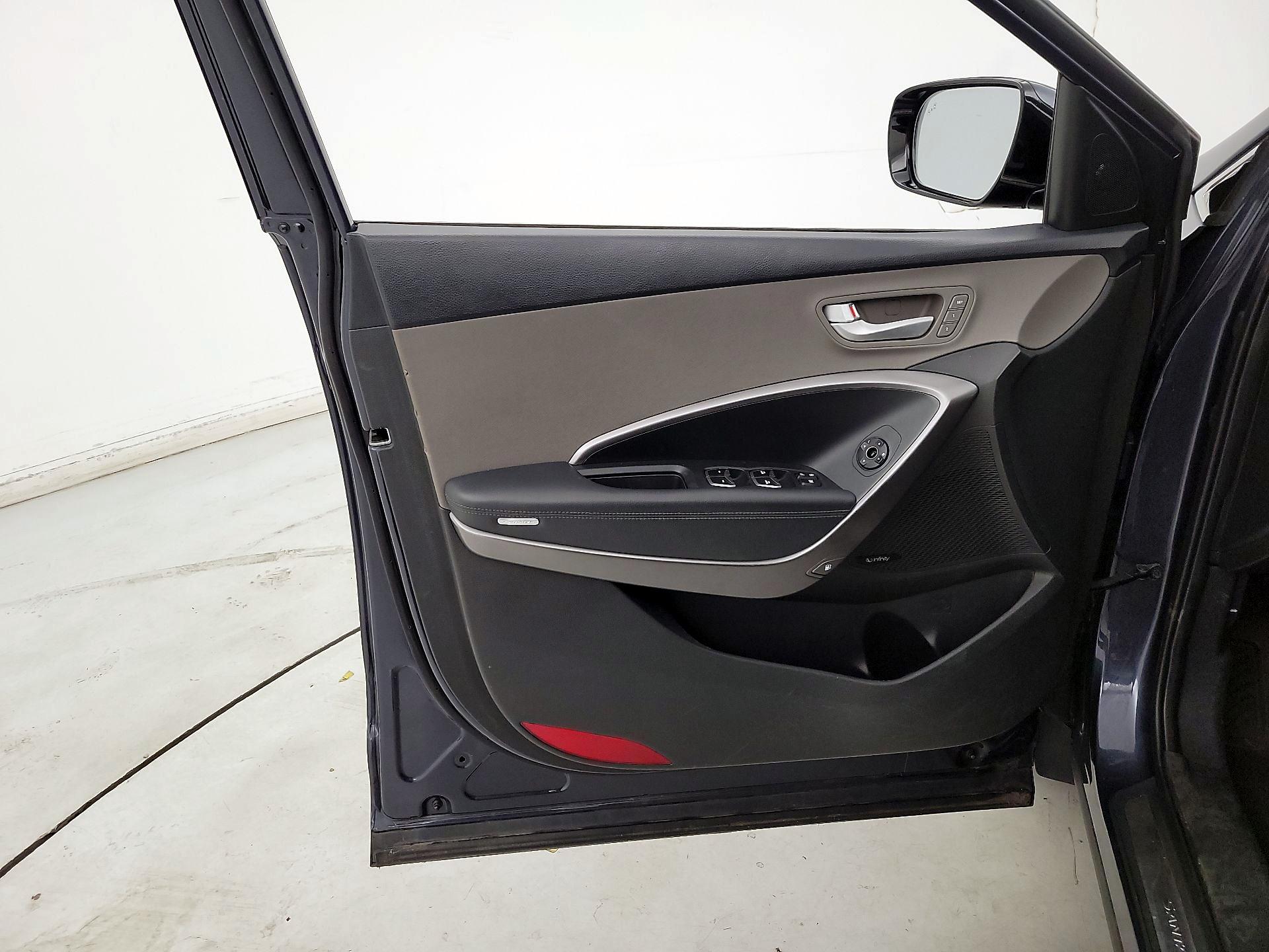 Thumbnail: 2015 Hyundai Santa Fe - 12