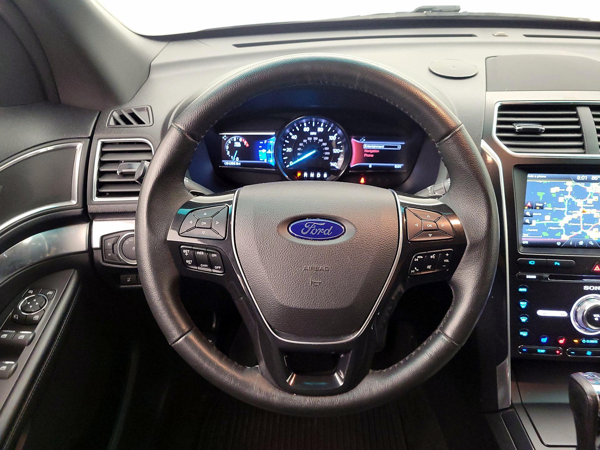 Thumbnail: 2016 Ford Explorer - 10