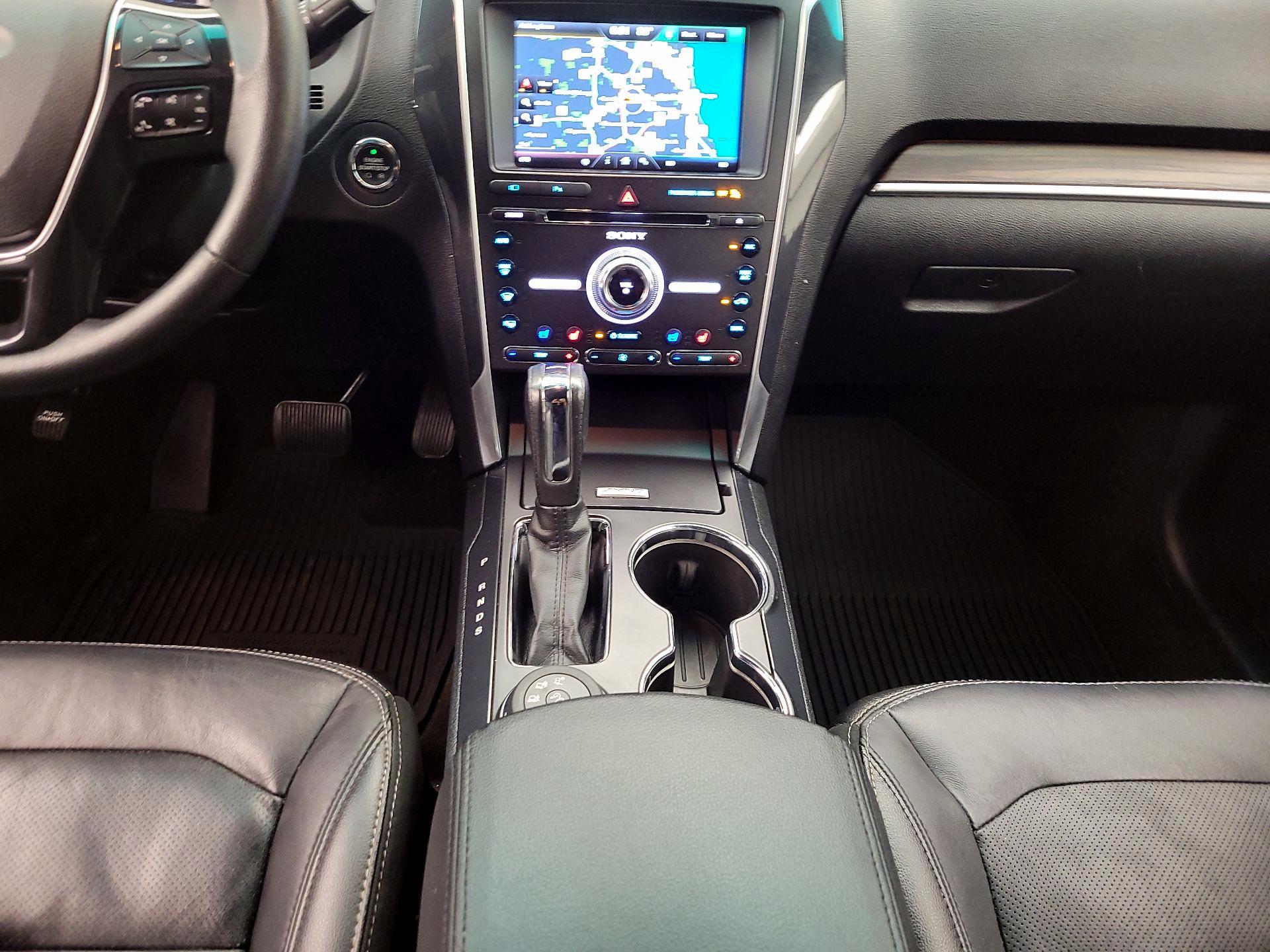 Thumbnail: 2016 Ford Explorer - 18