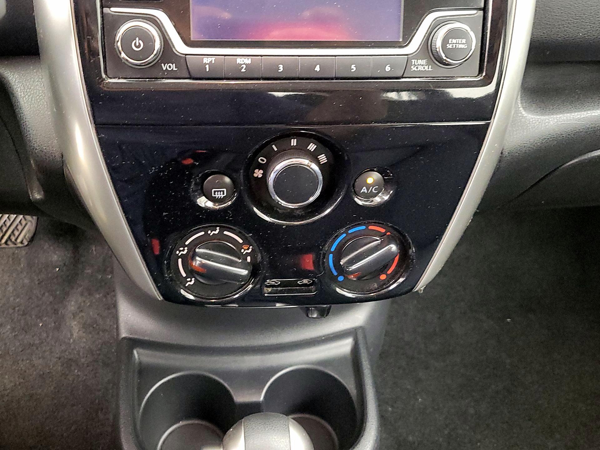 Thumbnail: 2016 Nissan Versa Note - 15