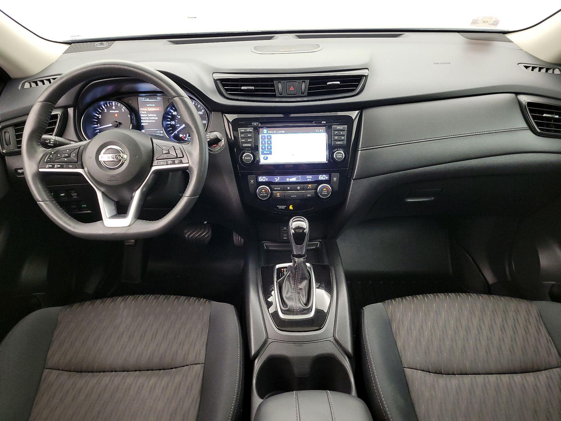 Thumbnail: 2017 Nissan Rogue - 9