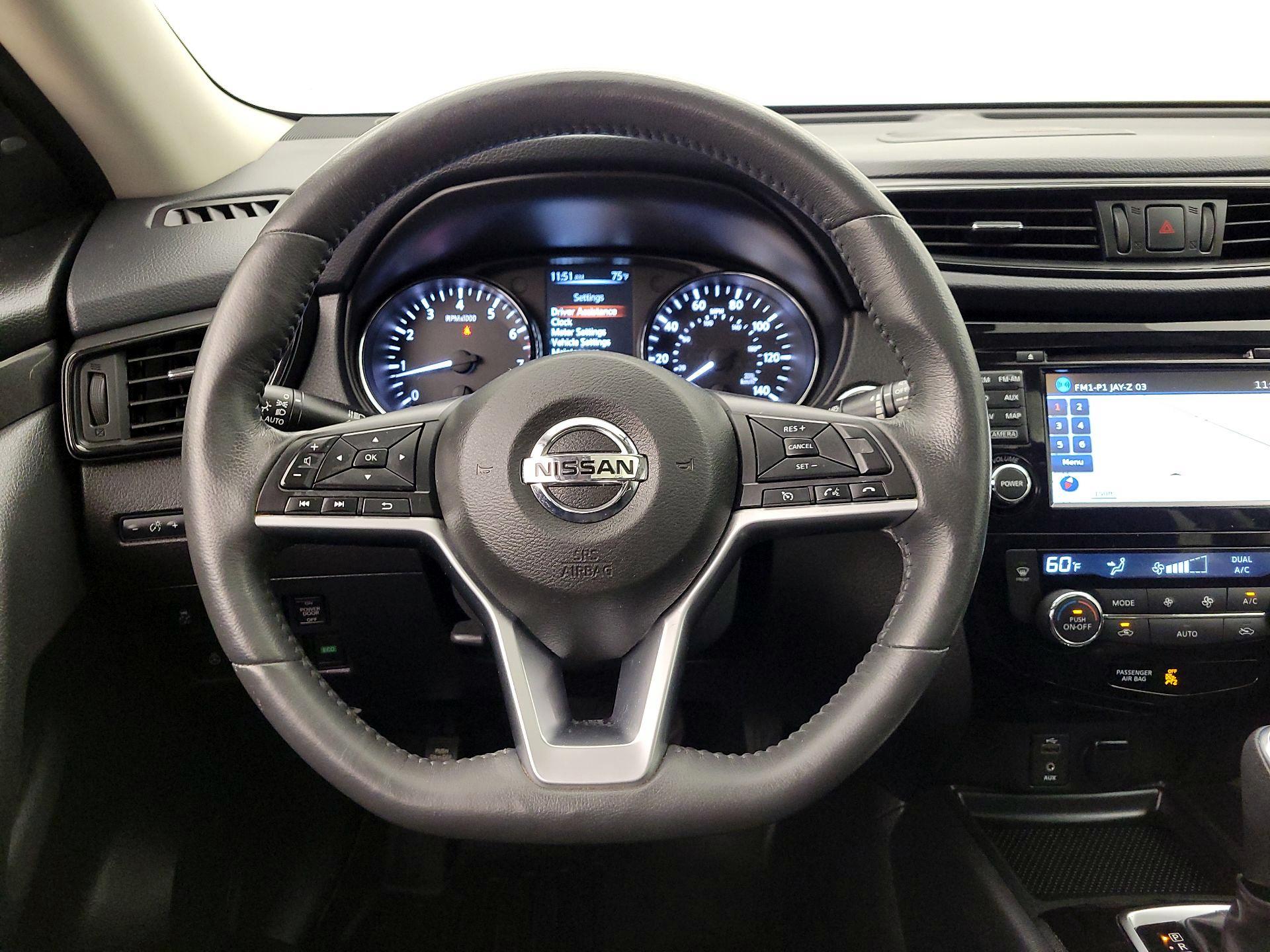 Thumbnail: 2017 Nissan Rogue - 10
