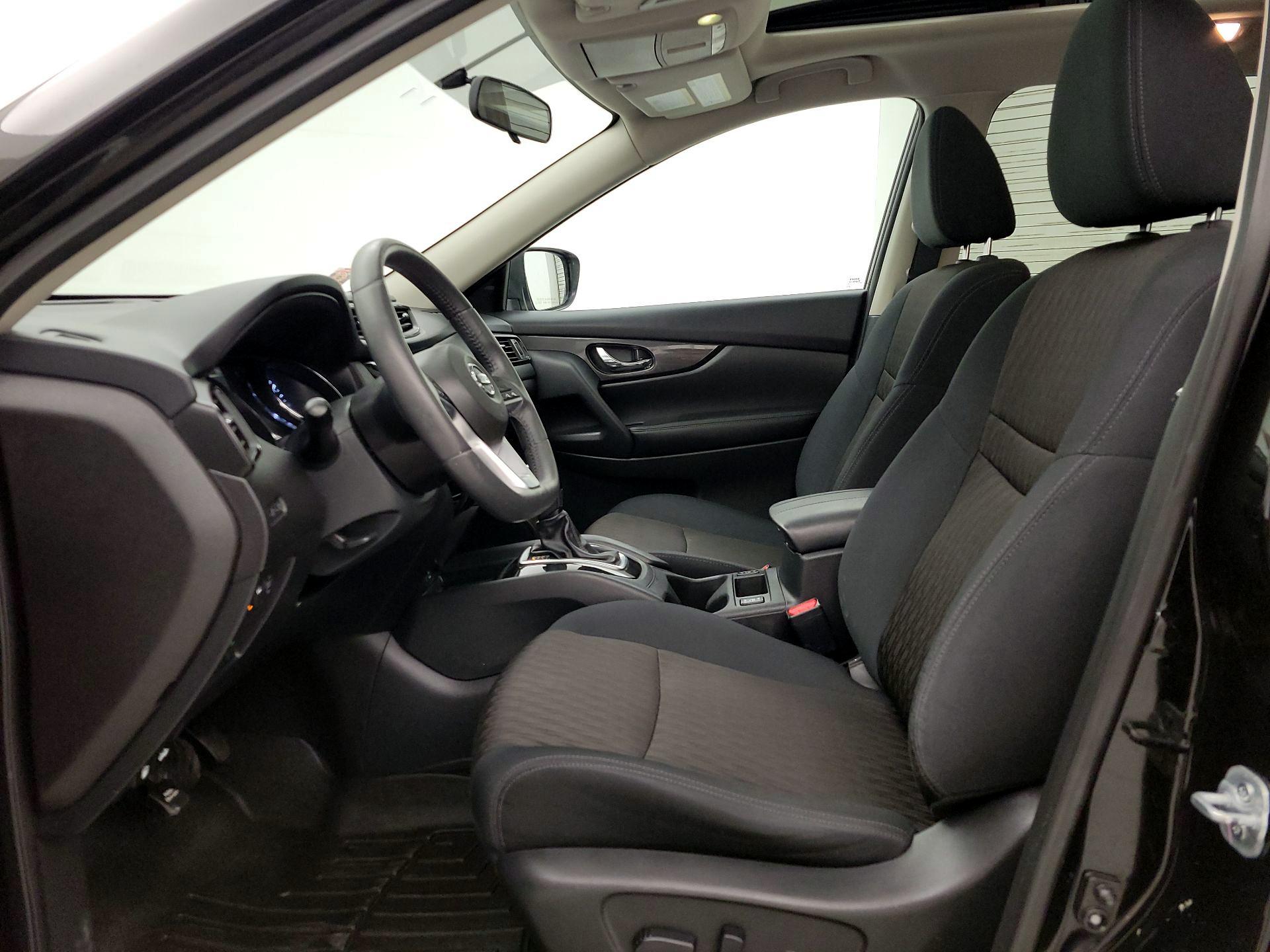 Thumbnail: 2017 Nissan Rogue - 11