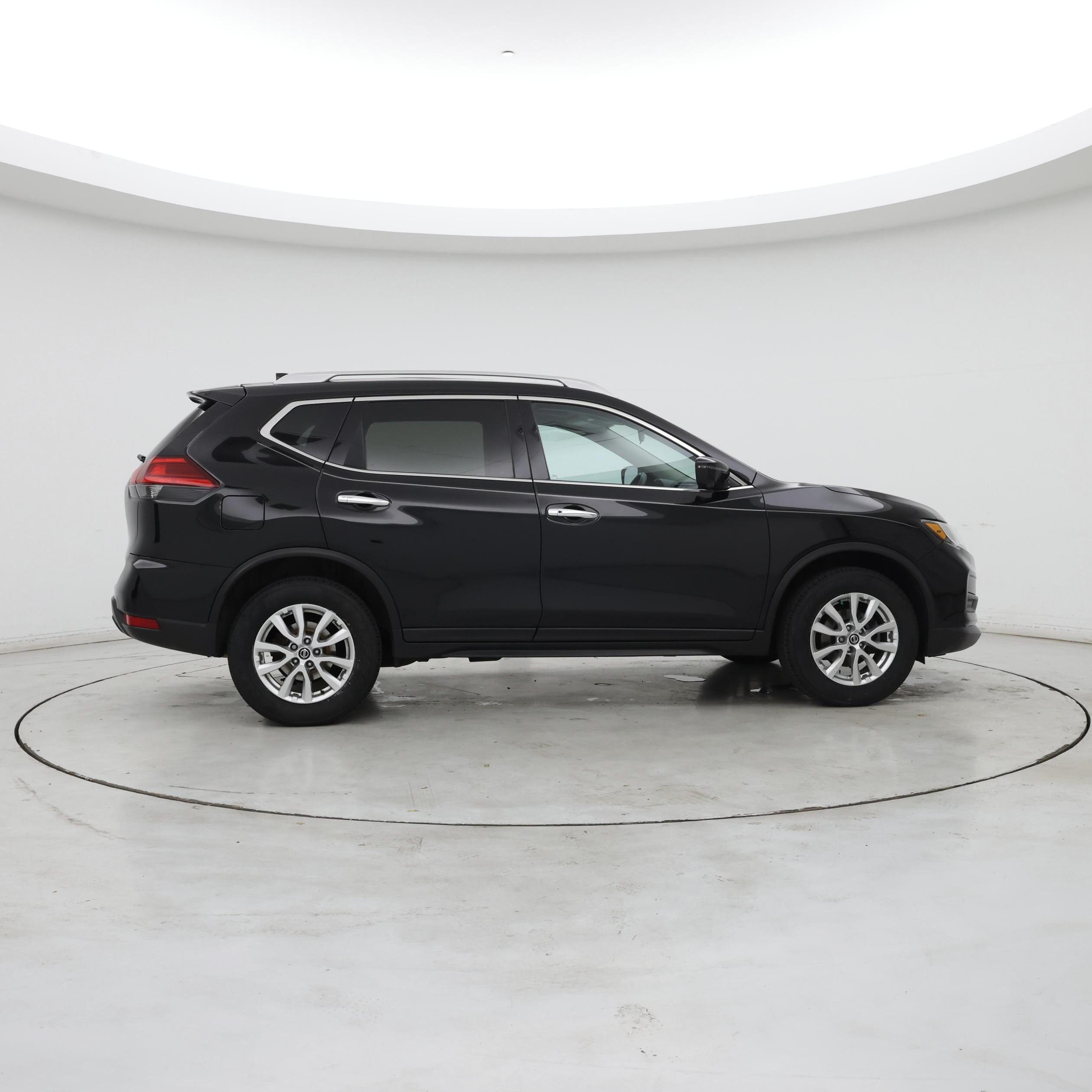 Thumbnail: 2017 Nissan Rogue - 7