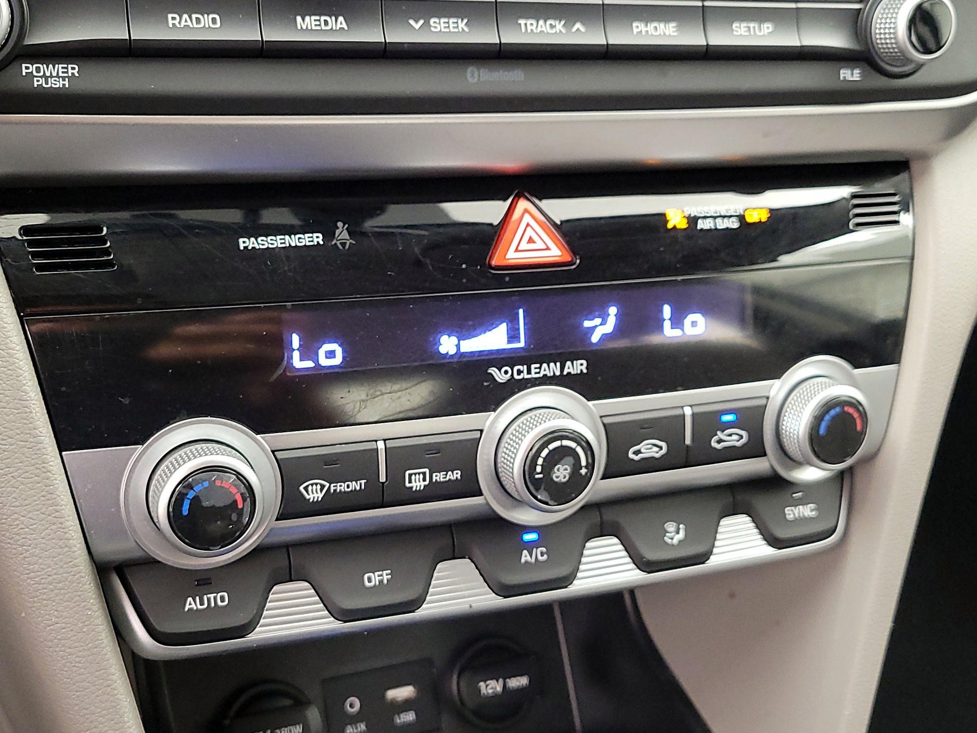 Thumbnail: 2020 Hyundai Elantra - 16