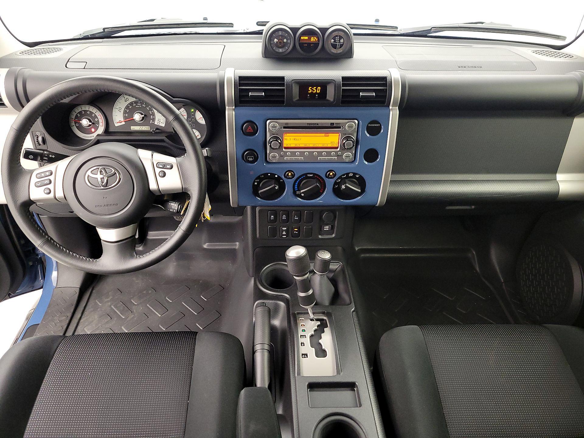Thumbnail: 2013 Toyota FJ Cruiser - 9