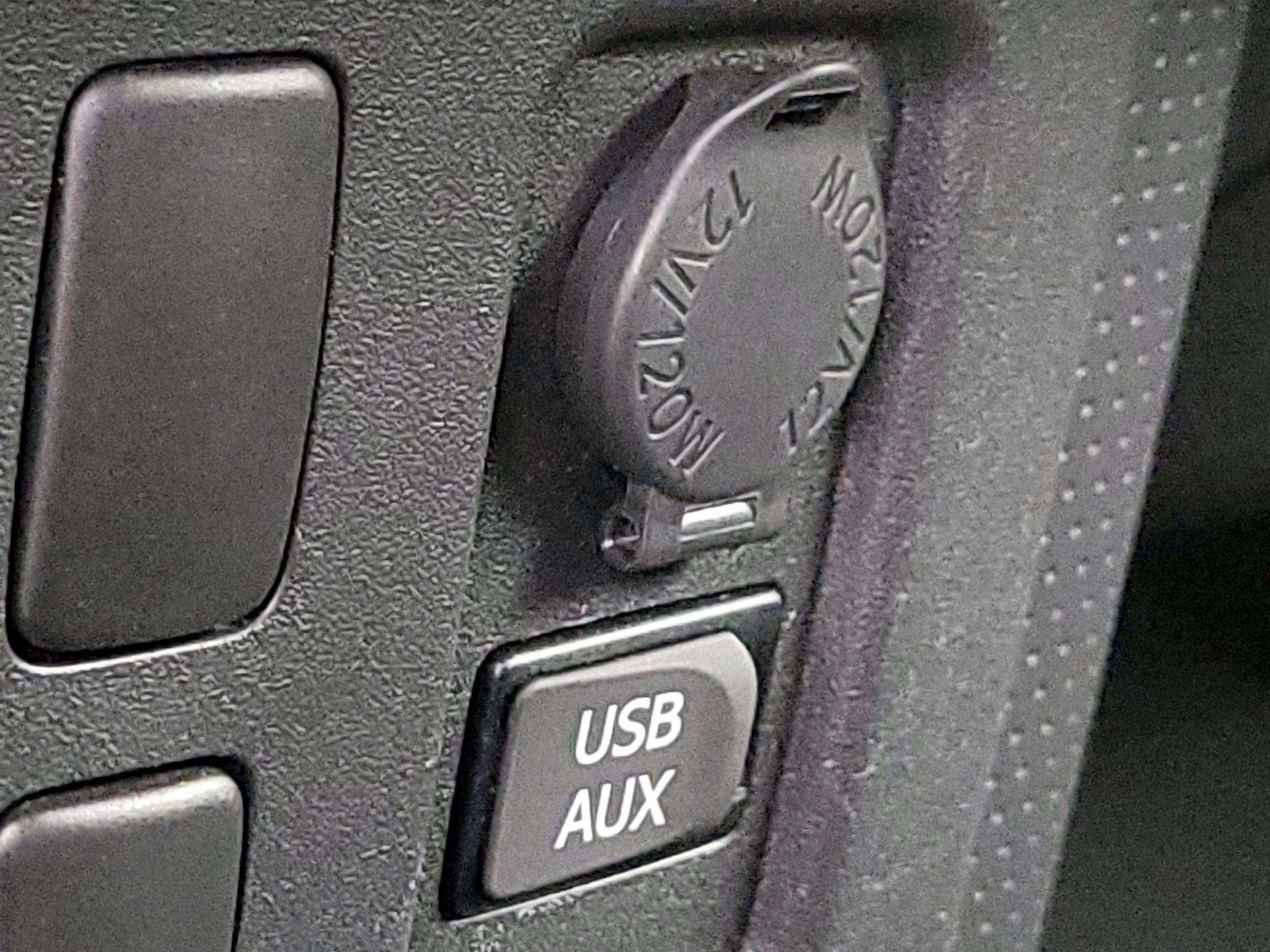 Thumbnail: 2013 Toyota FJ Cruiser - 18