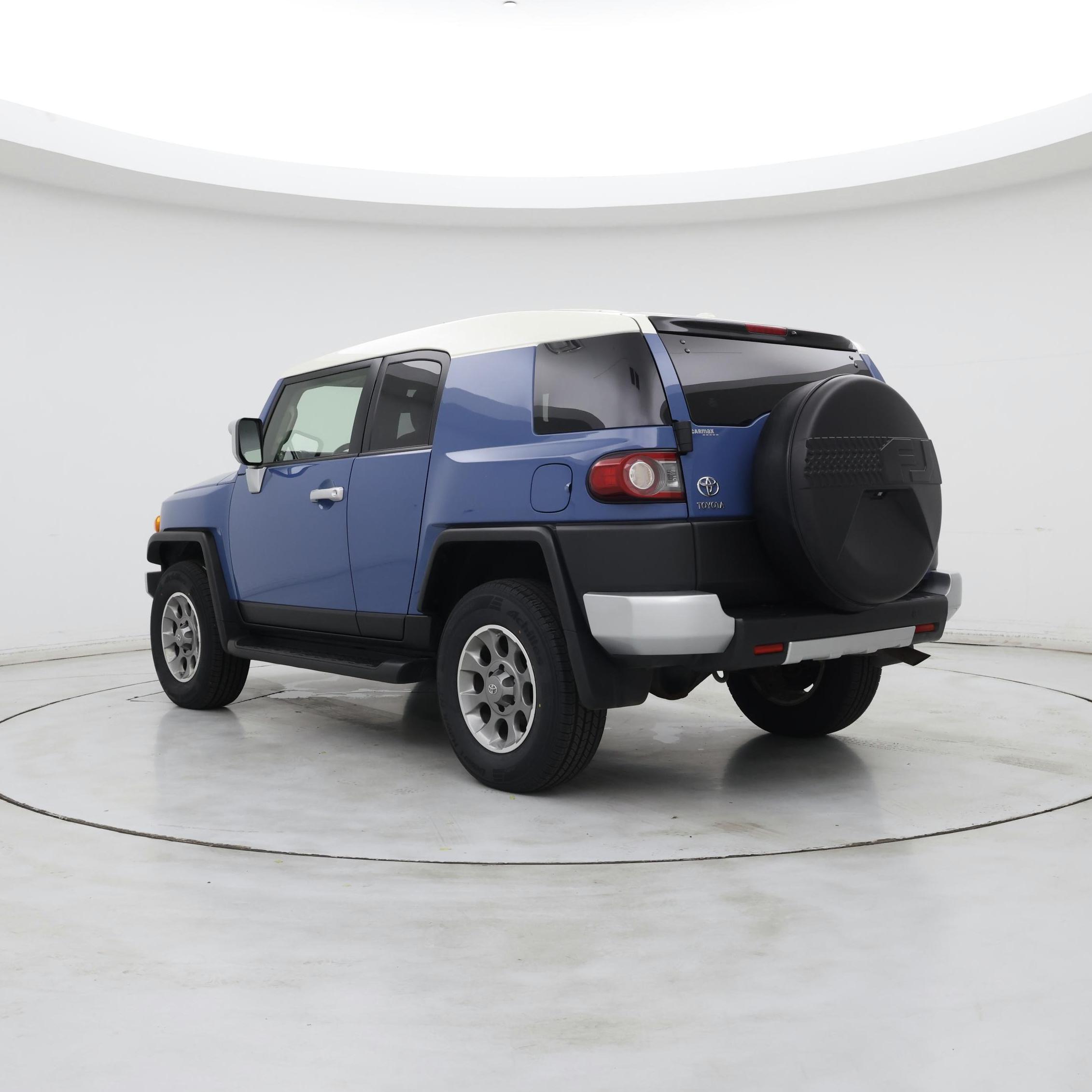 Thumbnail: 2013 Toyota FJ Cruiser - 2