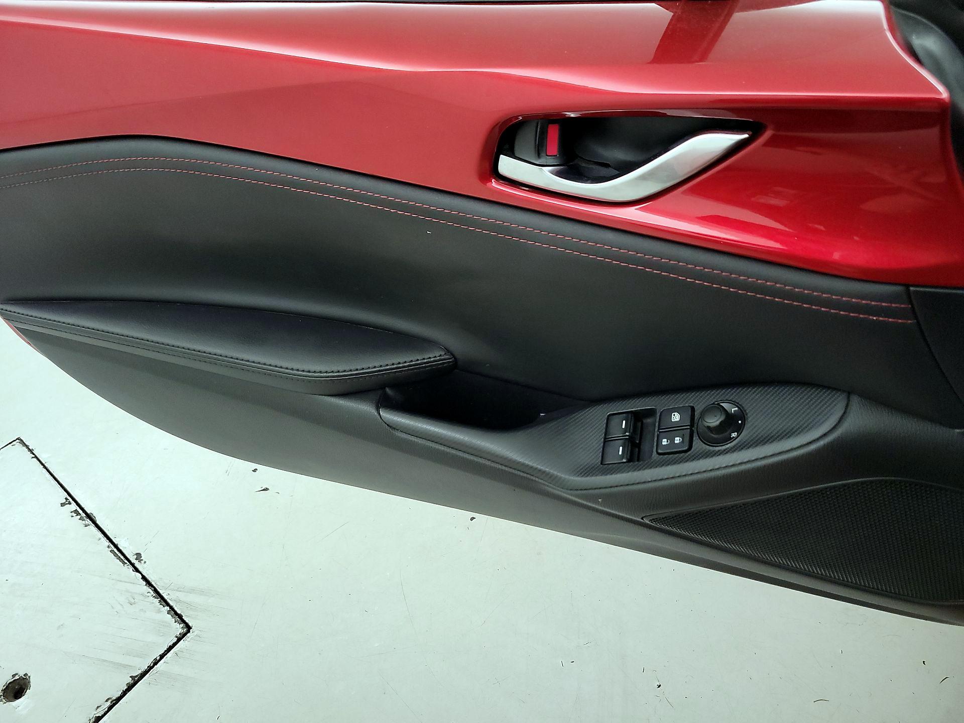 Thumbnail: 2016 Mazda MX-5 Miata - 12