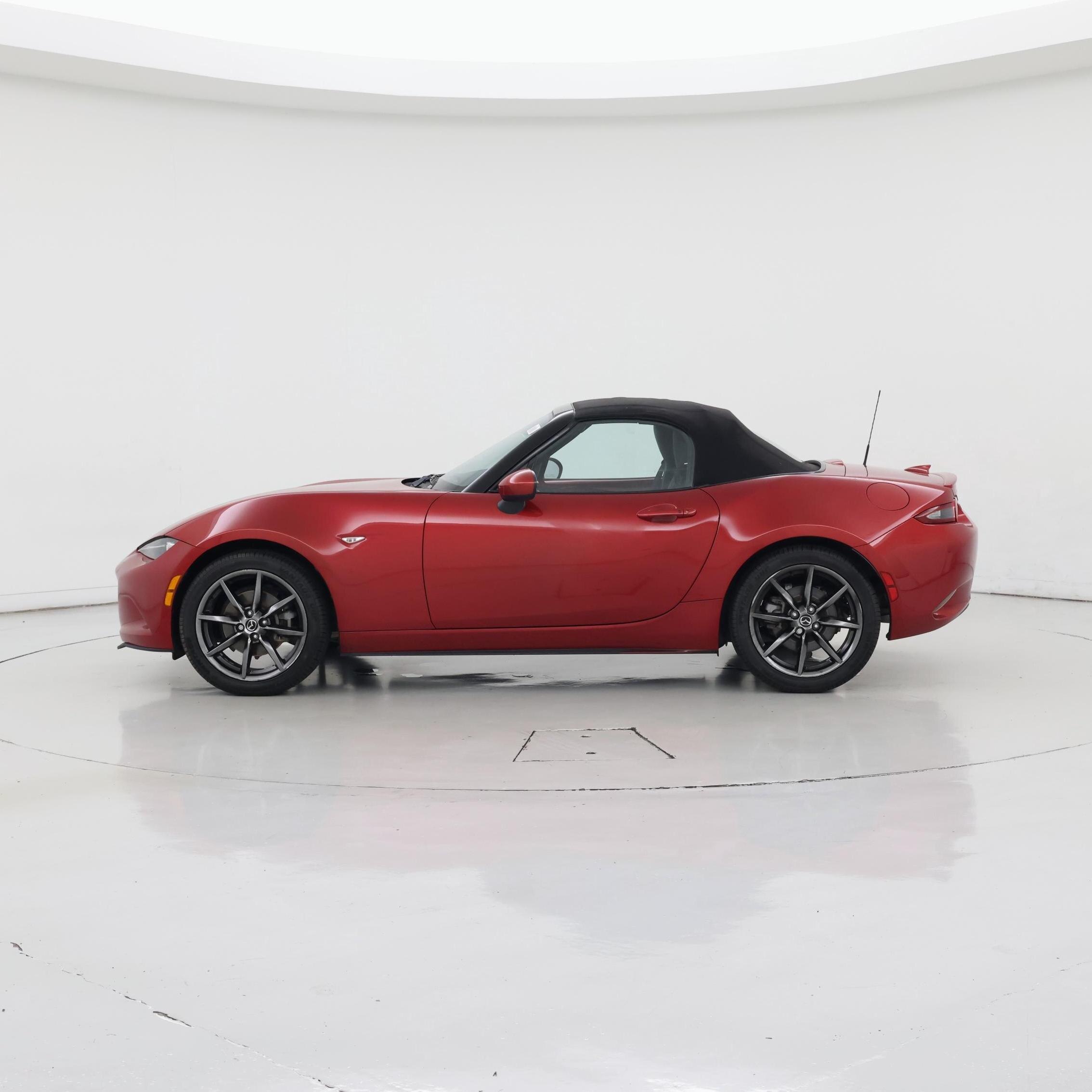 Thumbnail: 2016 Mazda MX-5 Miata - 3