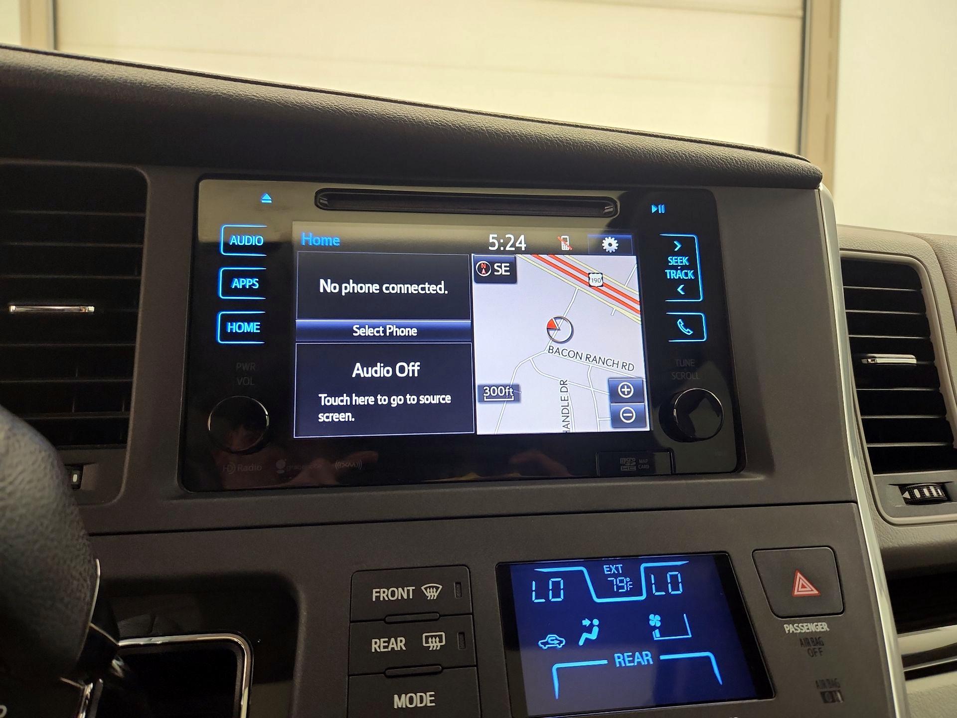 Thumbnail: 2017 Toyota Sienna - 14