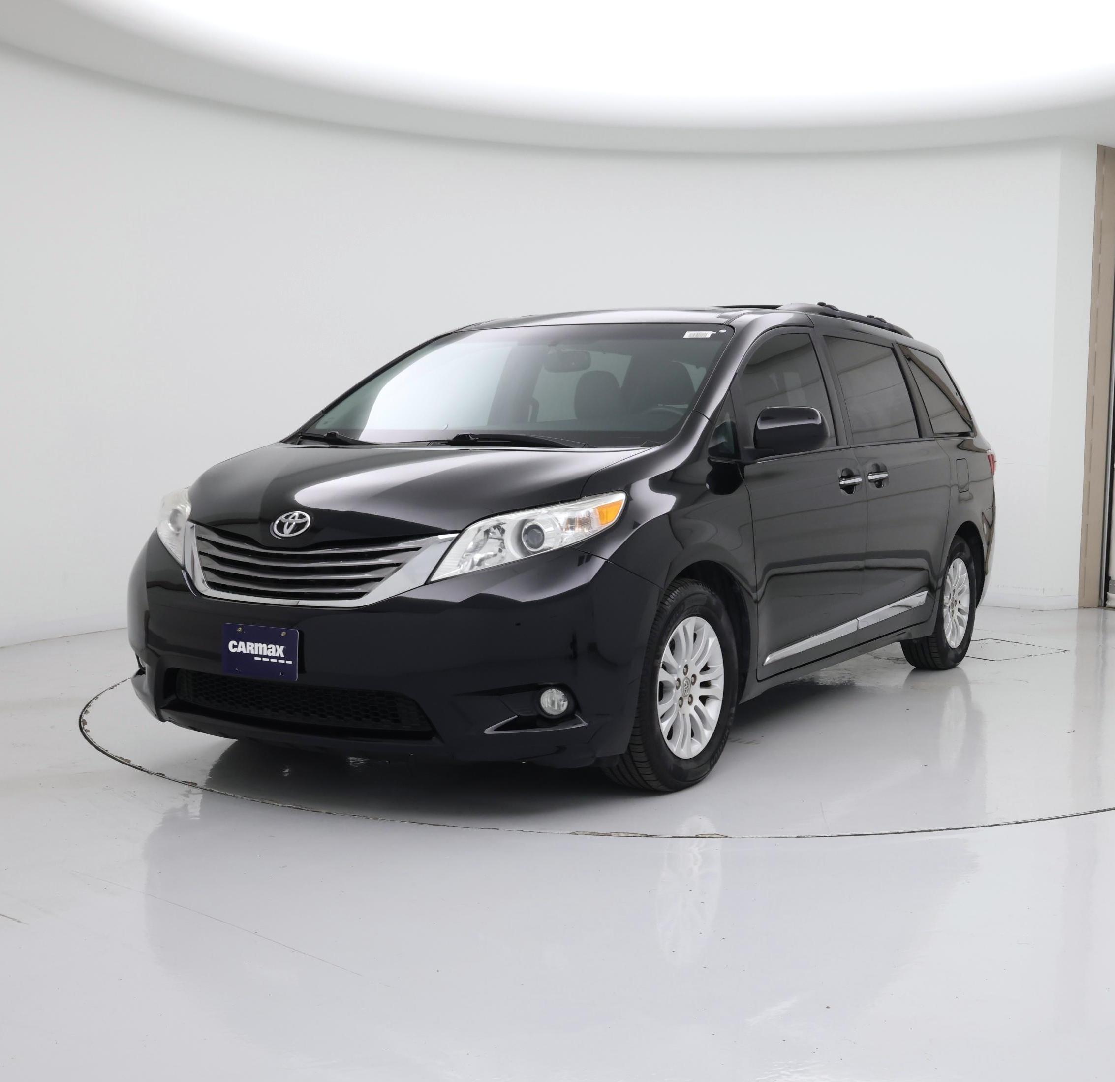 Thumbnail: 2017 Toyota Sienna - 4
