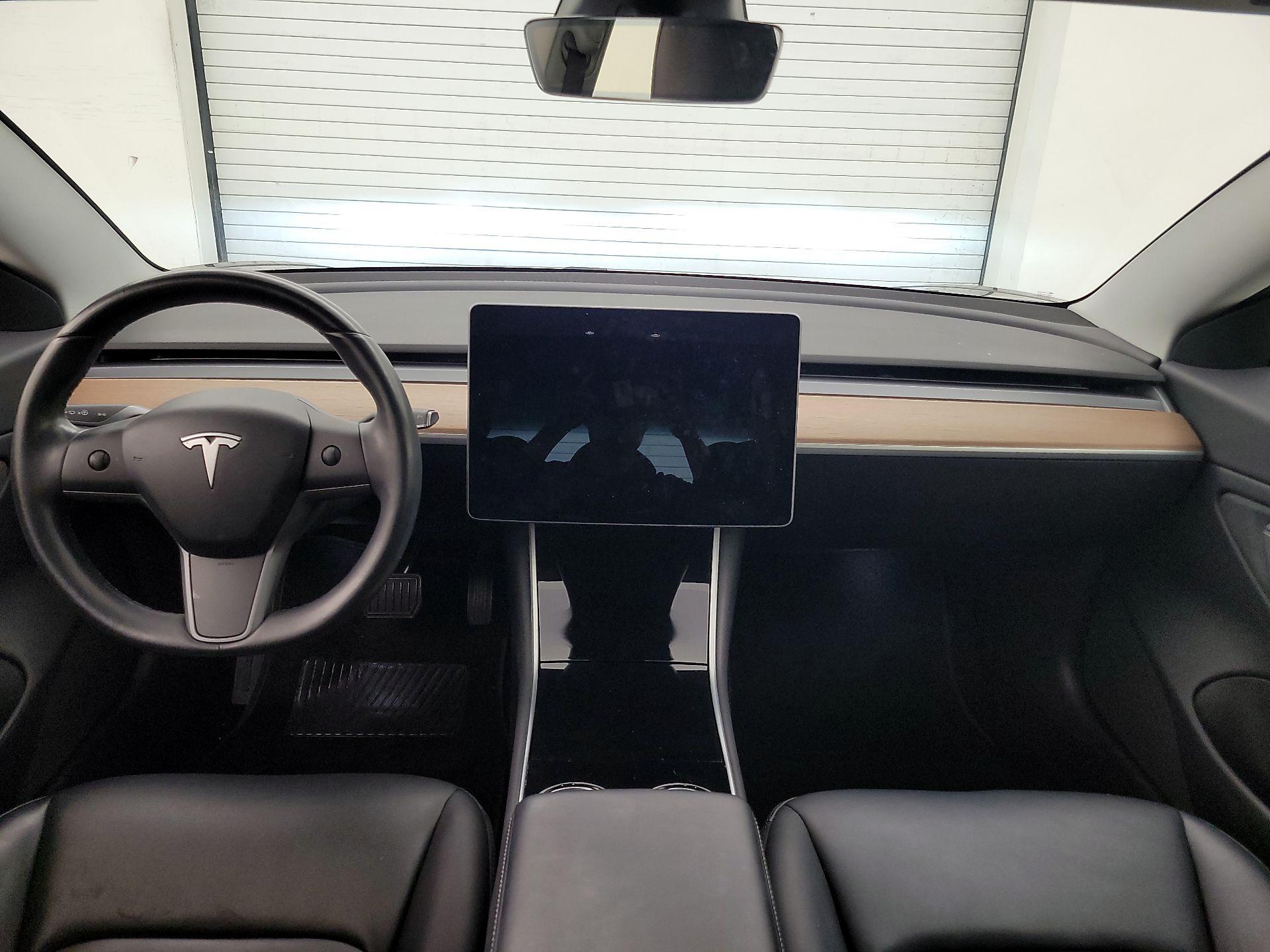 Thumbnail: 2018 Tesla Model 3 - 9