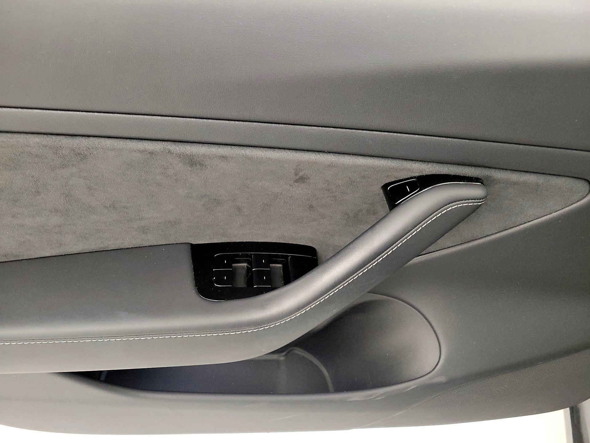 Thumbnail: 2018 Tesla Model 3 - 12